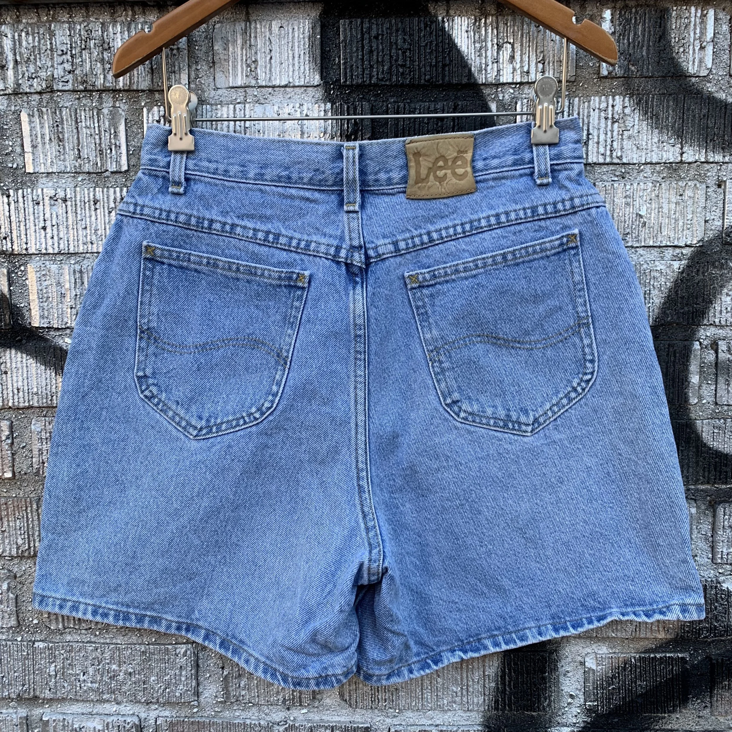 Lee High-Rise Denim Shorts – W: 30 