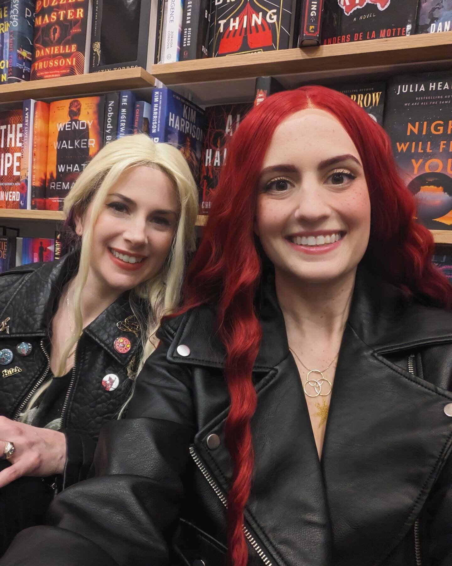 Is everyone crushing HOFAS? I haven&rsquo;t even started yet because I&rsquo;m still finishing HOSAB! 🙈 swipe to see Danika with her secrets and a victory photo from my cosplay contest win @bnmontgomeryville midnight release party! 🌙 @the.lady.mere