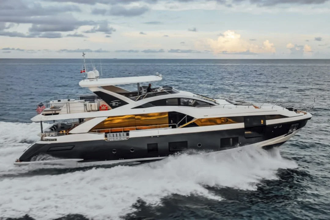 voyager-miami-yacht-purchase-azimut-87-01.jpg