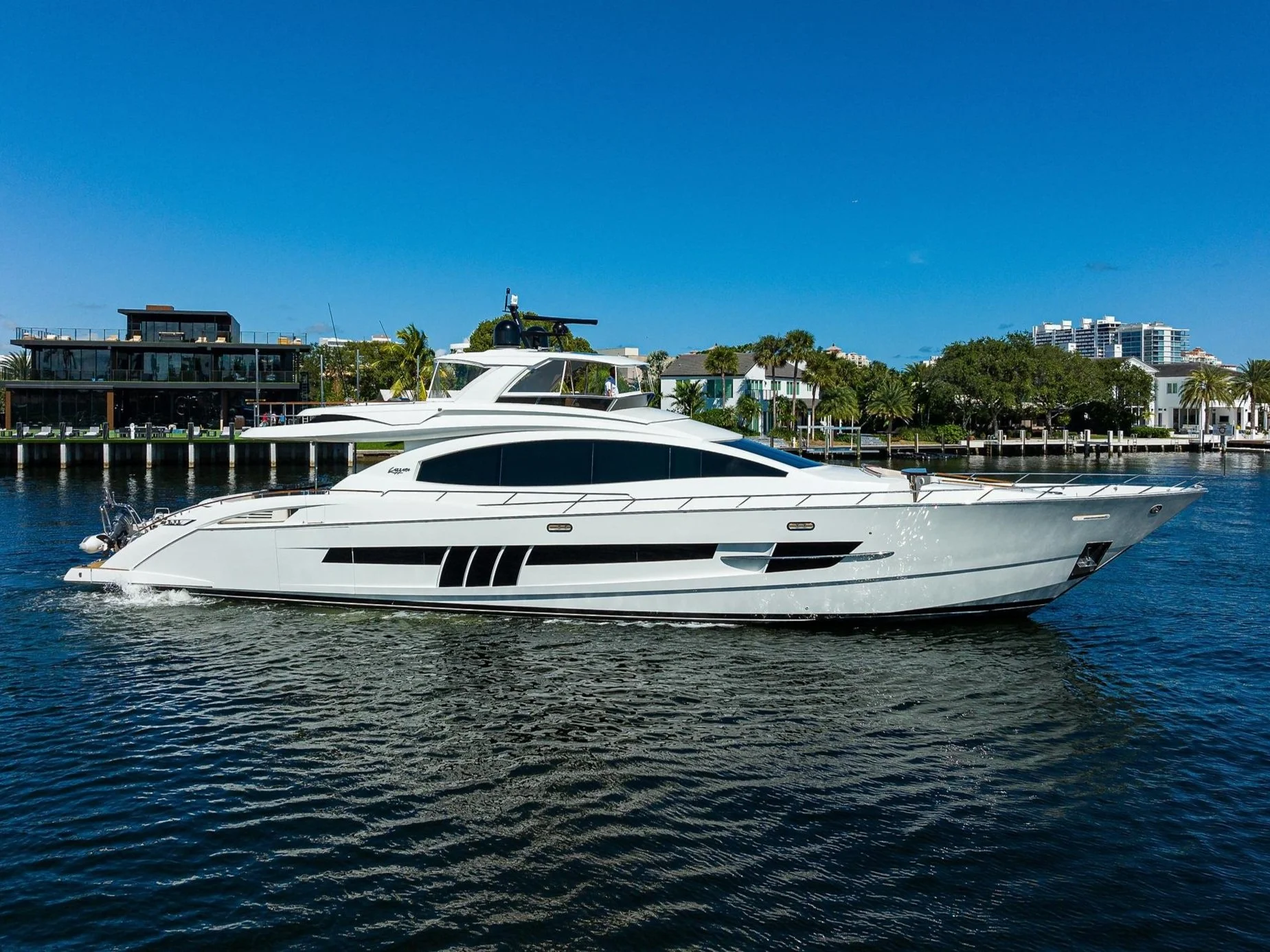 voyager-miami-yacht-for-sale-2012-lazzara-92-01.jpg