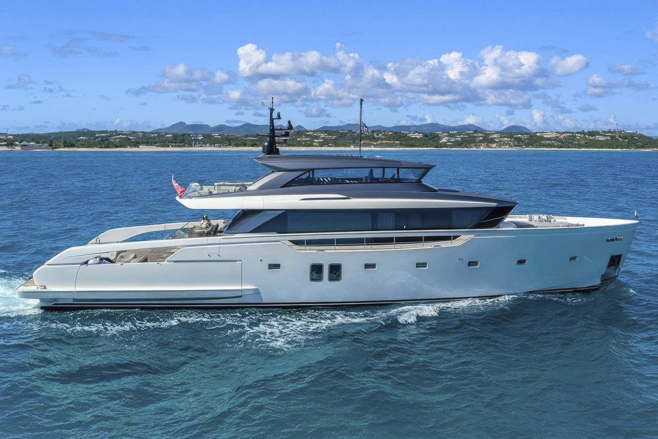 voyager-miami-yacht-for-charter-sanlorenzo-112-another-one-01.jpg
