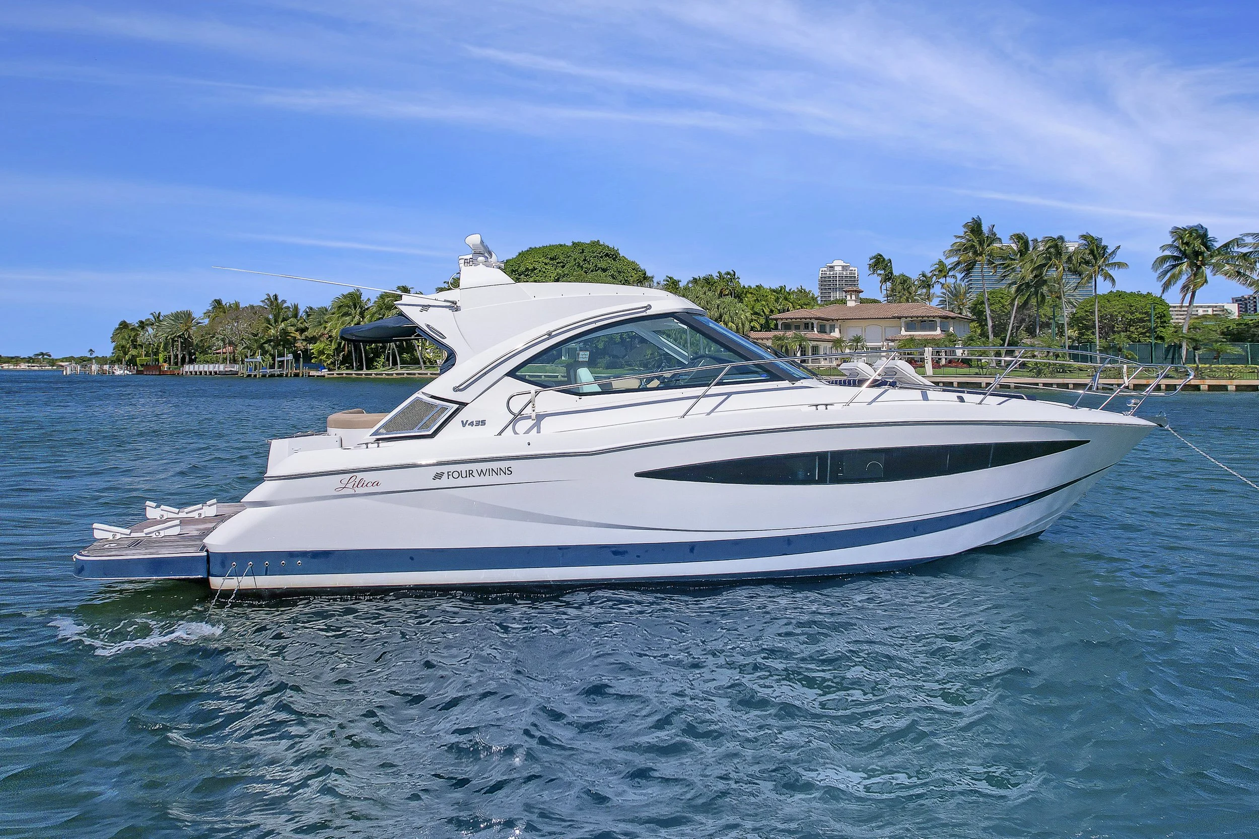 voyager-miami-yacht-for-sale-four-winns-43-lilica-01-R.jpeg