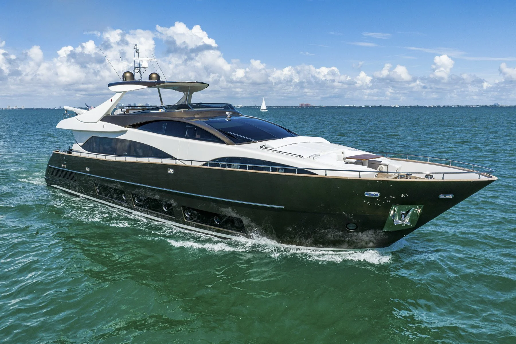 voyager-miami-yacht-charters-riva-92-privilegio-01.jpg