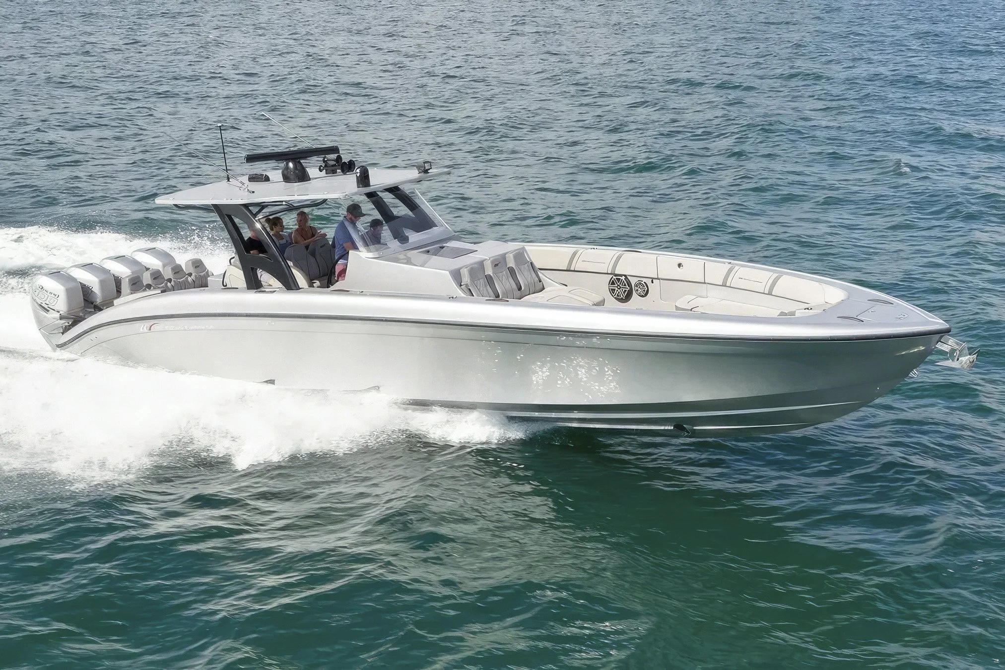 voyager-miami-yacht-charter-midnight-43-equinox-01.jpg