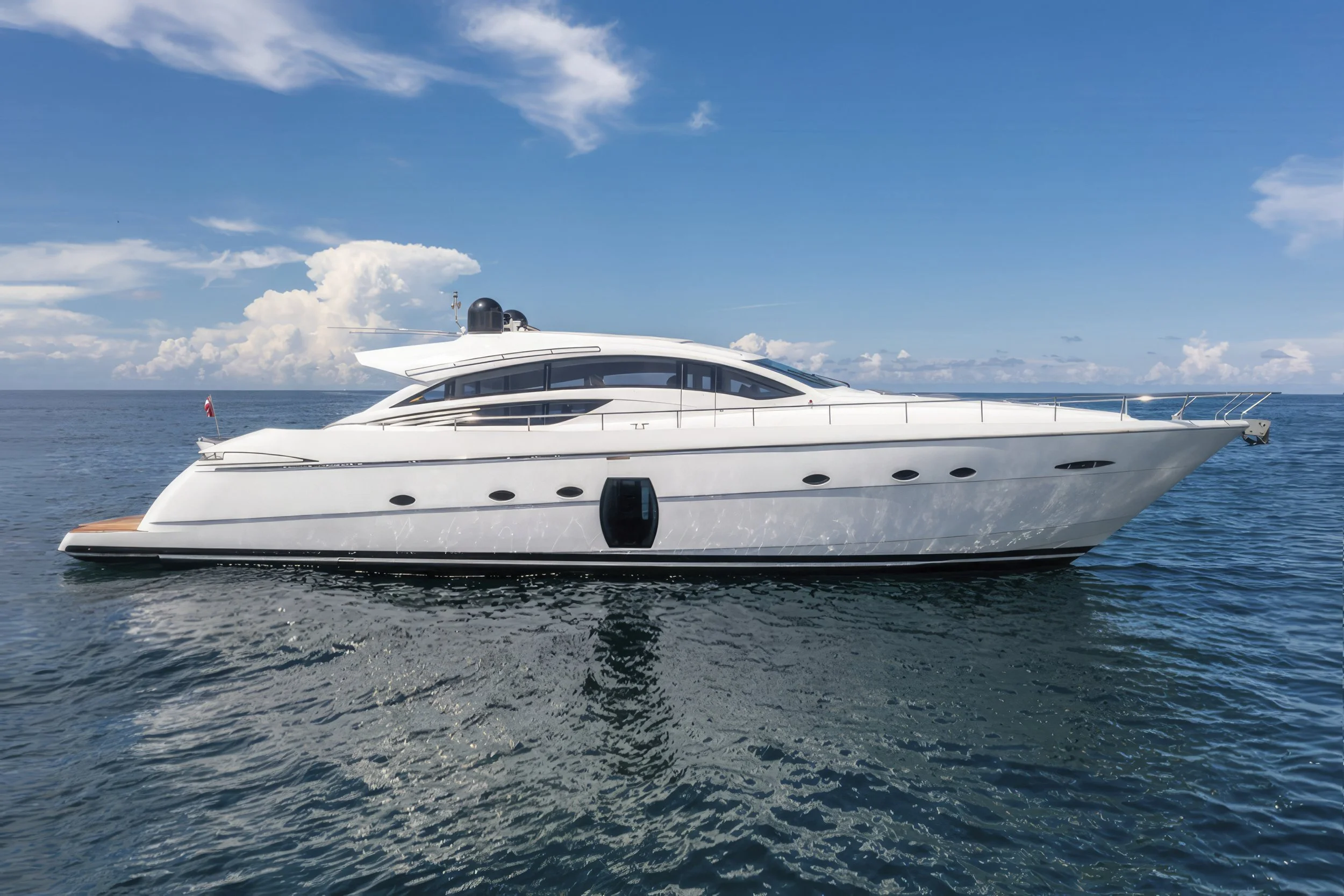 voyager-miami-yacht-for-charter-pershing-72-vantage-01.jpg