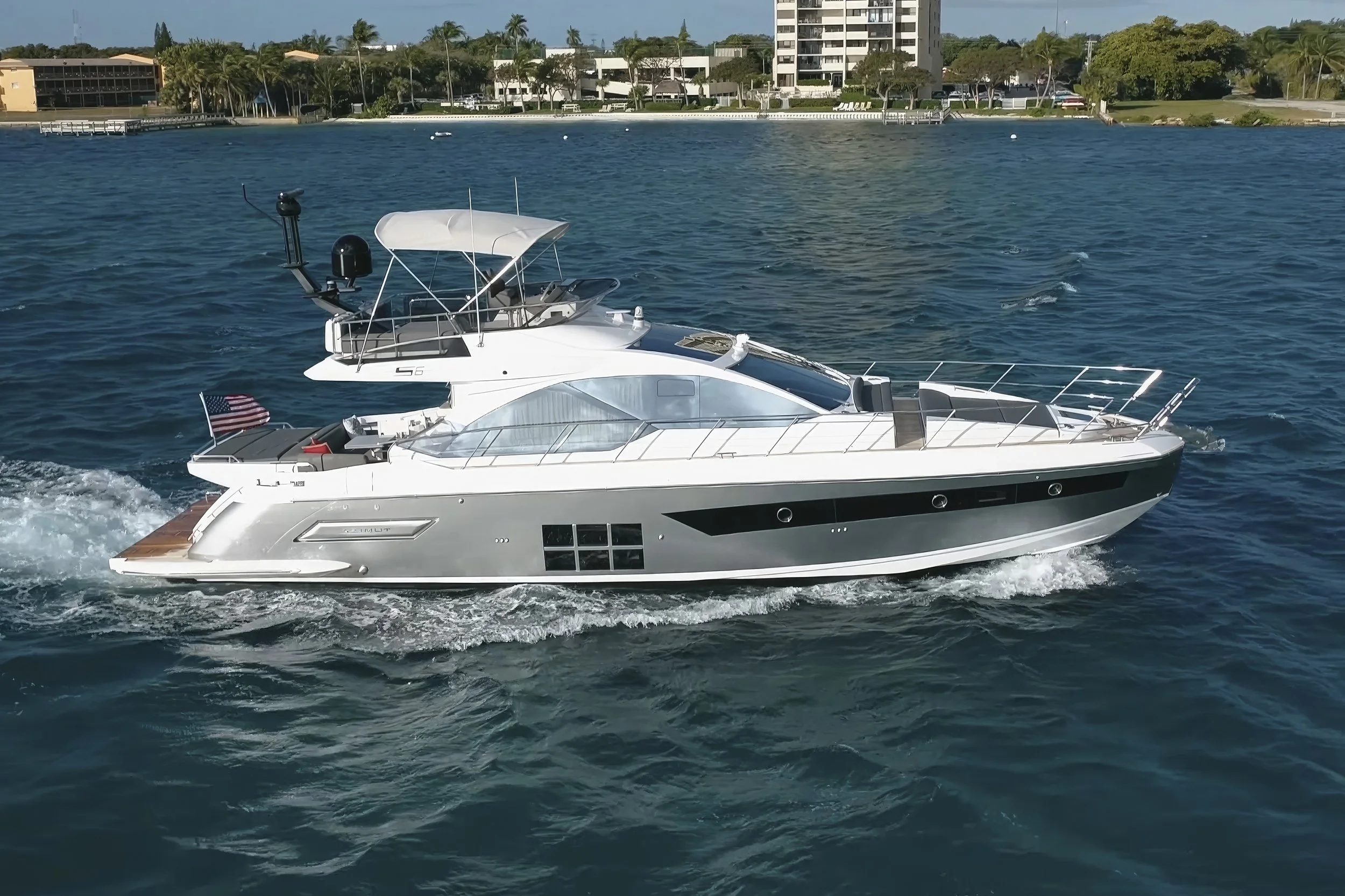 voyager-miami-yacht-for-charter-azimut-60-extasy-01.jpg