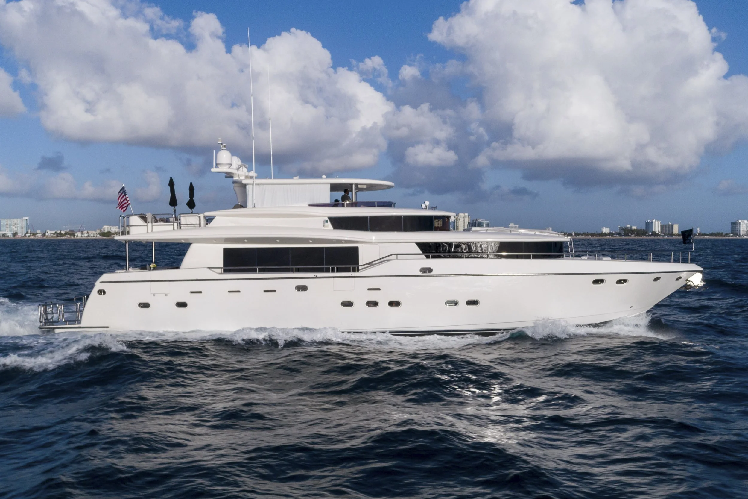 voyager-miami-yacht-for-purchase-2005-johnson-87-never-settle-01.jpg