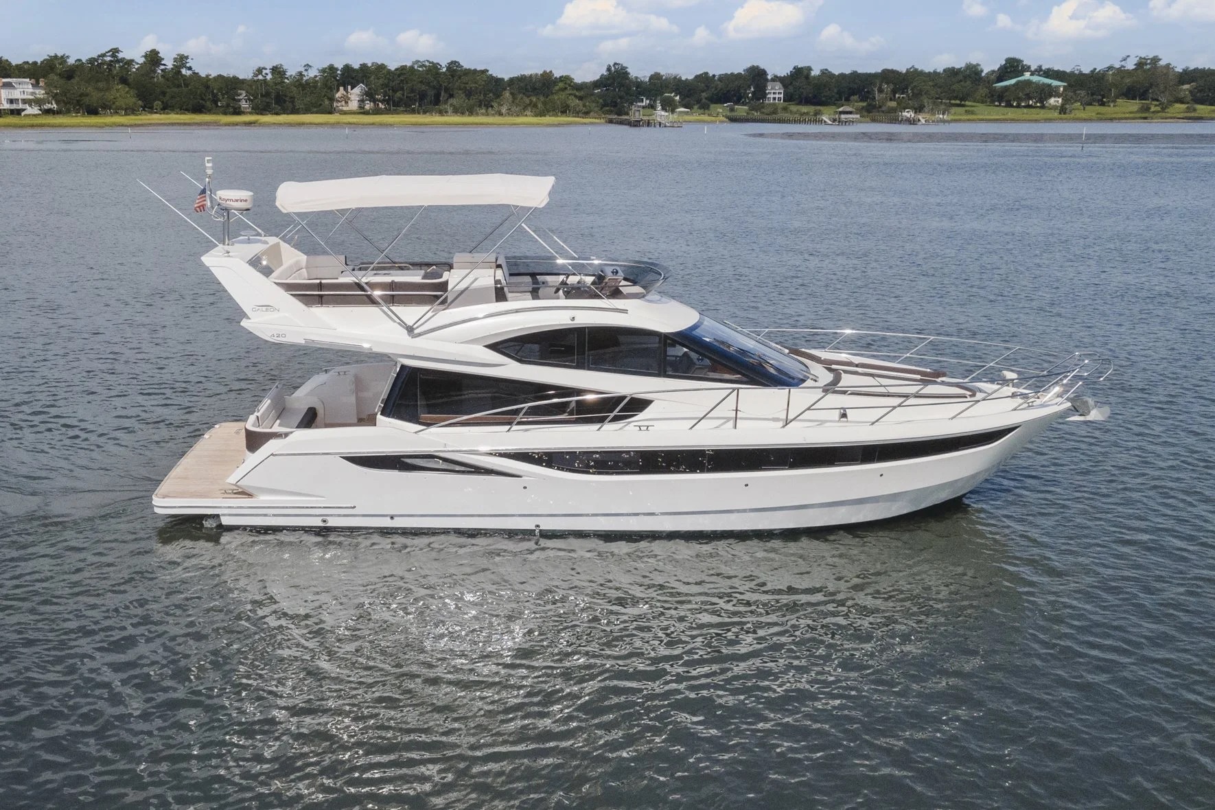voyager-miami-yacht-for-charter-galeon-42-endeavor-01.jpg