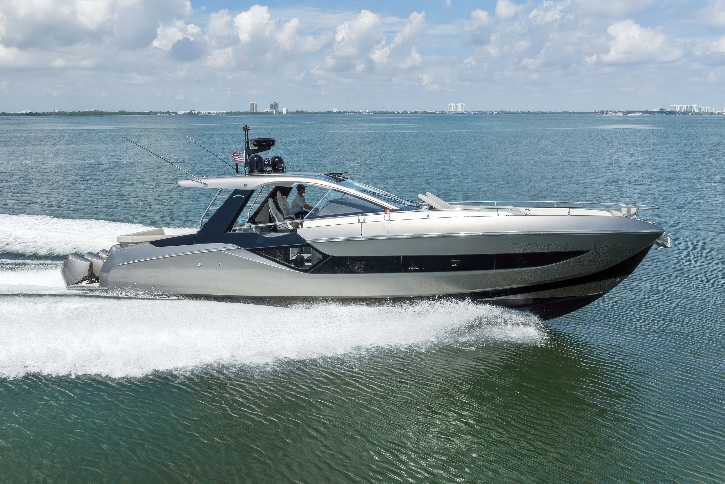 voyager-miami-yacht-for-purchase-2021–azimut-47-frida-01.jpg