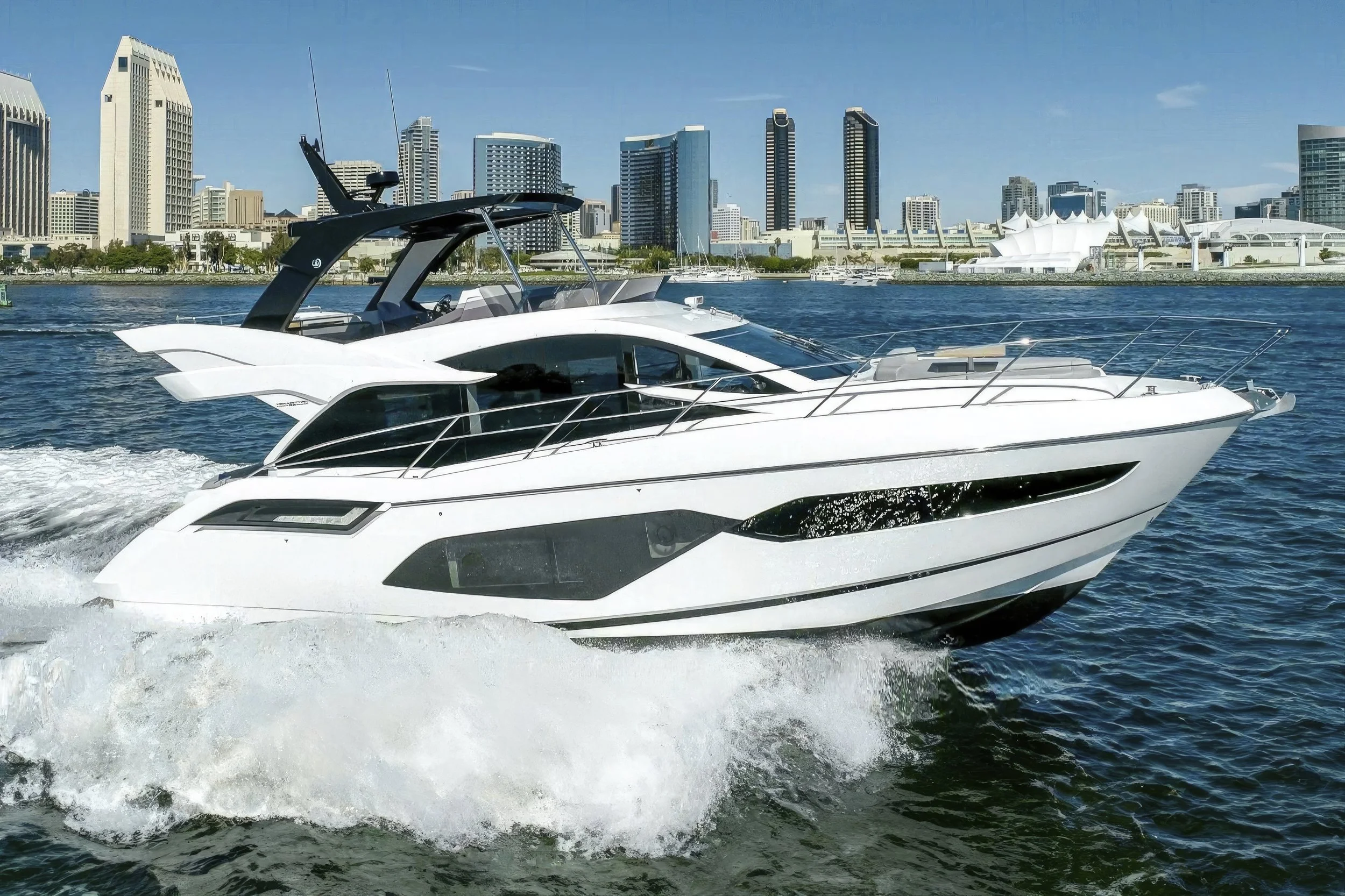 voyager-miami-yacht-for-purchase-2023–sunseeker-55-liquor-box-01.jpg