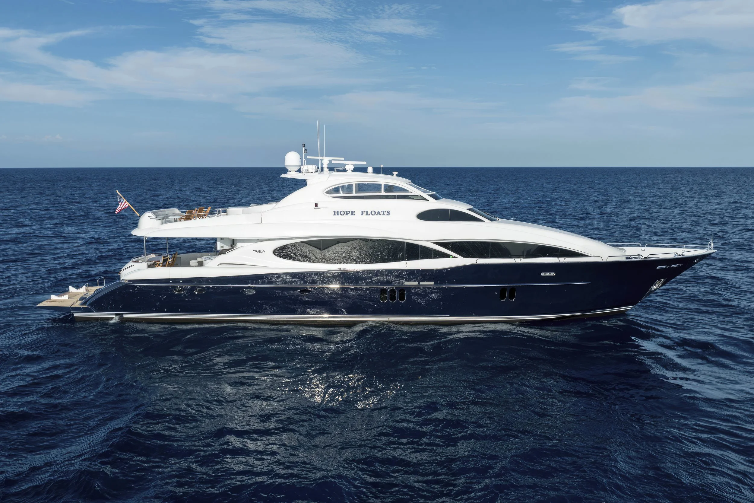 voyager-miami-yacht-for-purchase-2007–lazzara-116-01.jpg