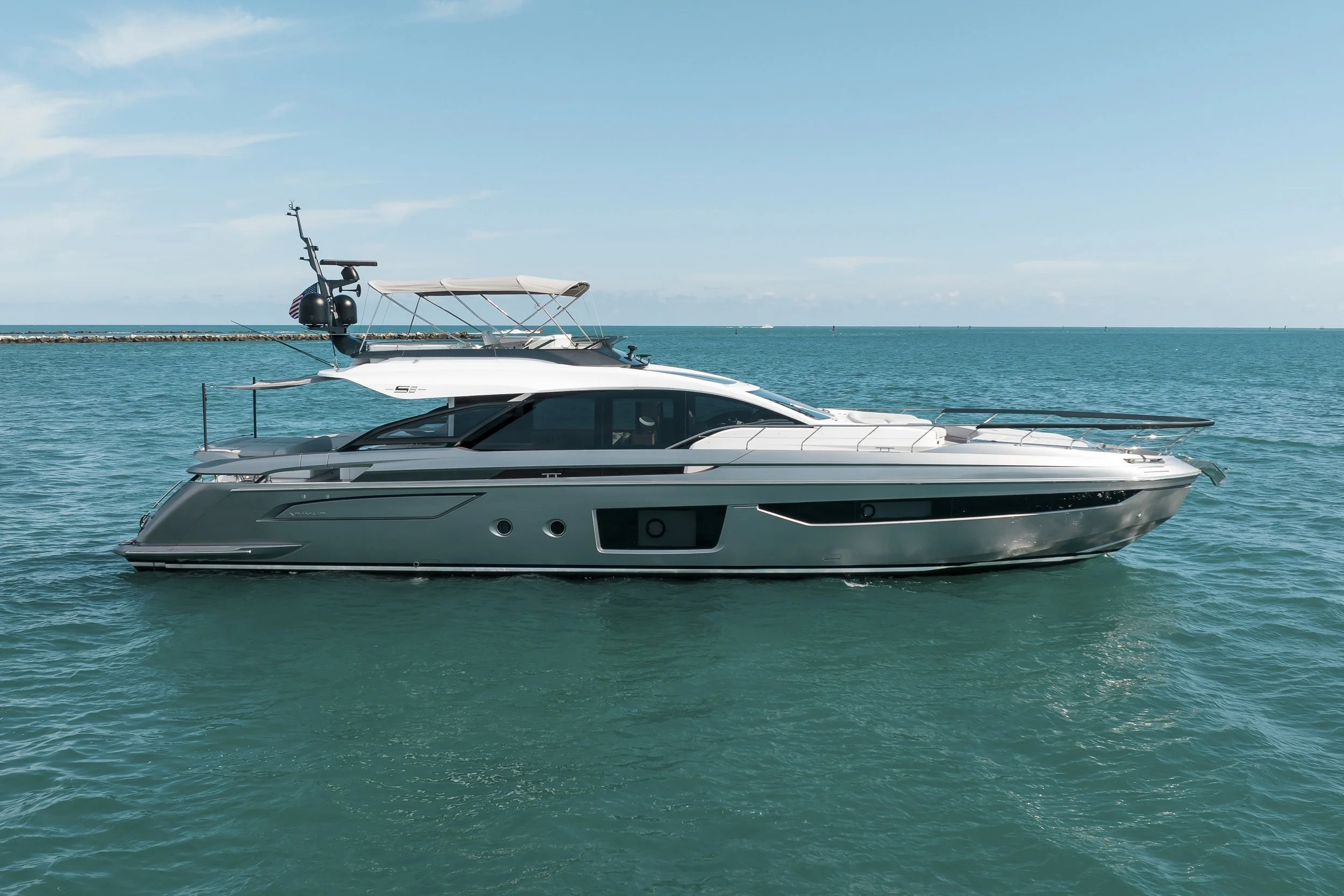 voyager-miami-yacht-for-charter-azimut-80-hideout-01.jpg