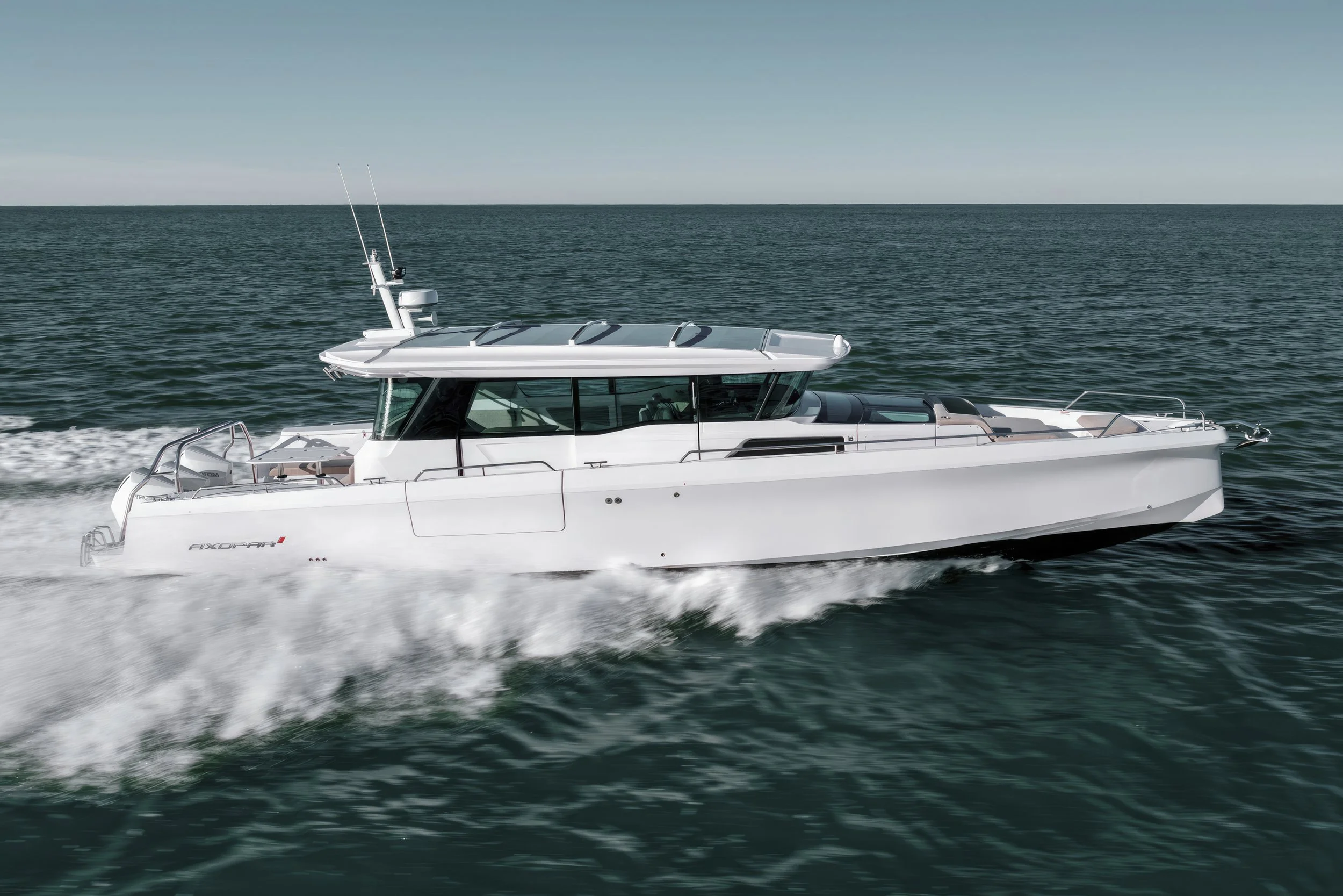 voyager-miami-yacht-for-charter-axopar-45-cross-01.jpg