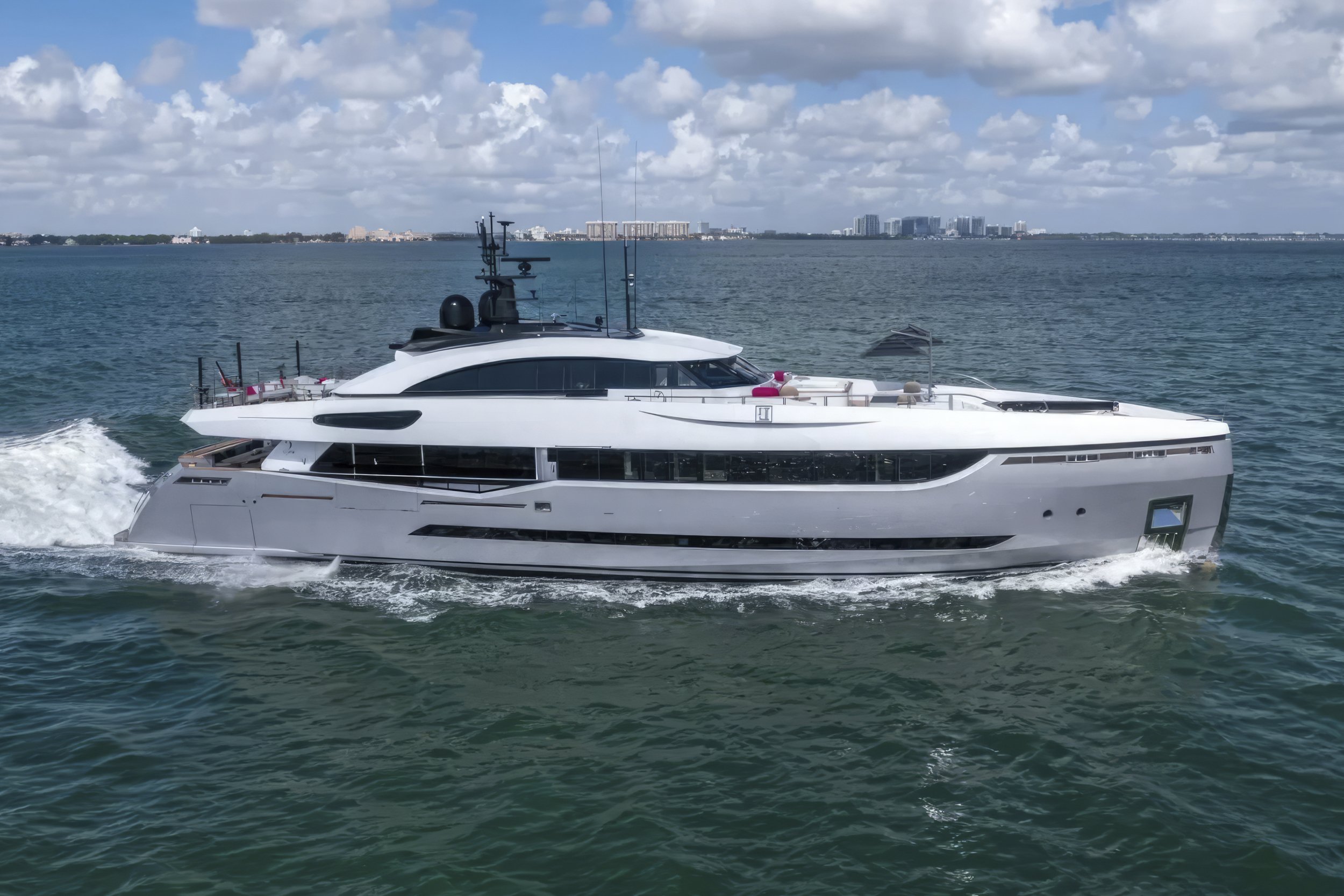 voyager-miami-yacht-for-charter-columbus-131-leudin-01.jpg