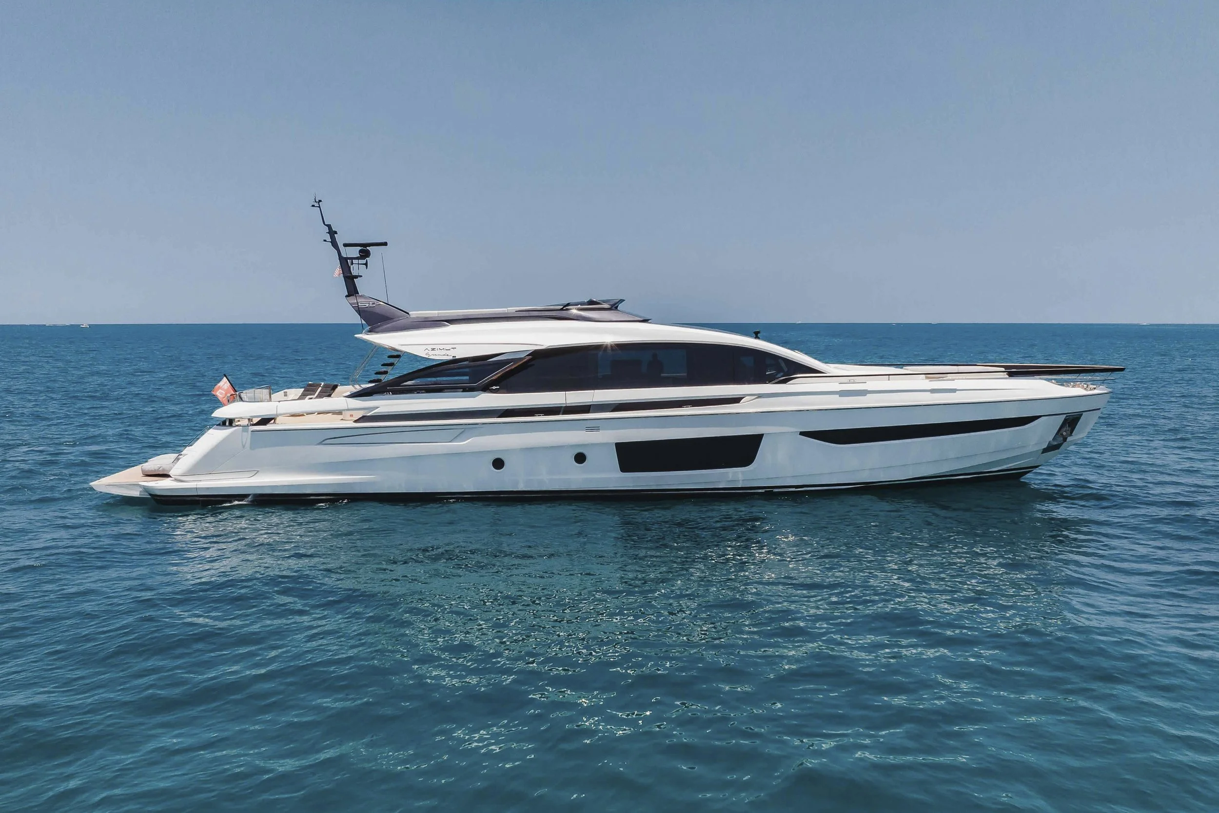 voyager-miami-yacht-for-charter-azimut-94-bash-01.jpg