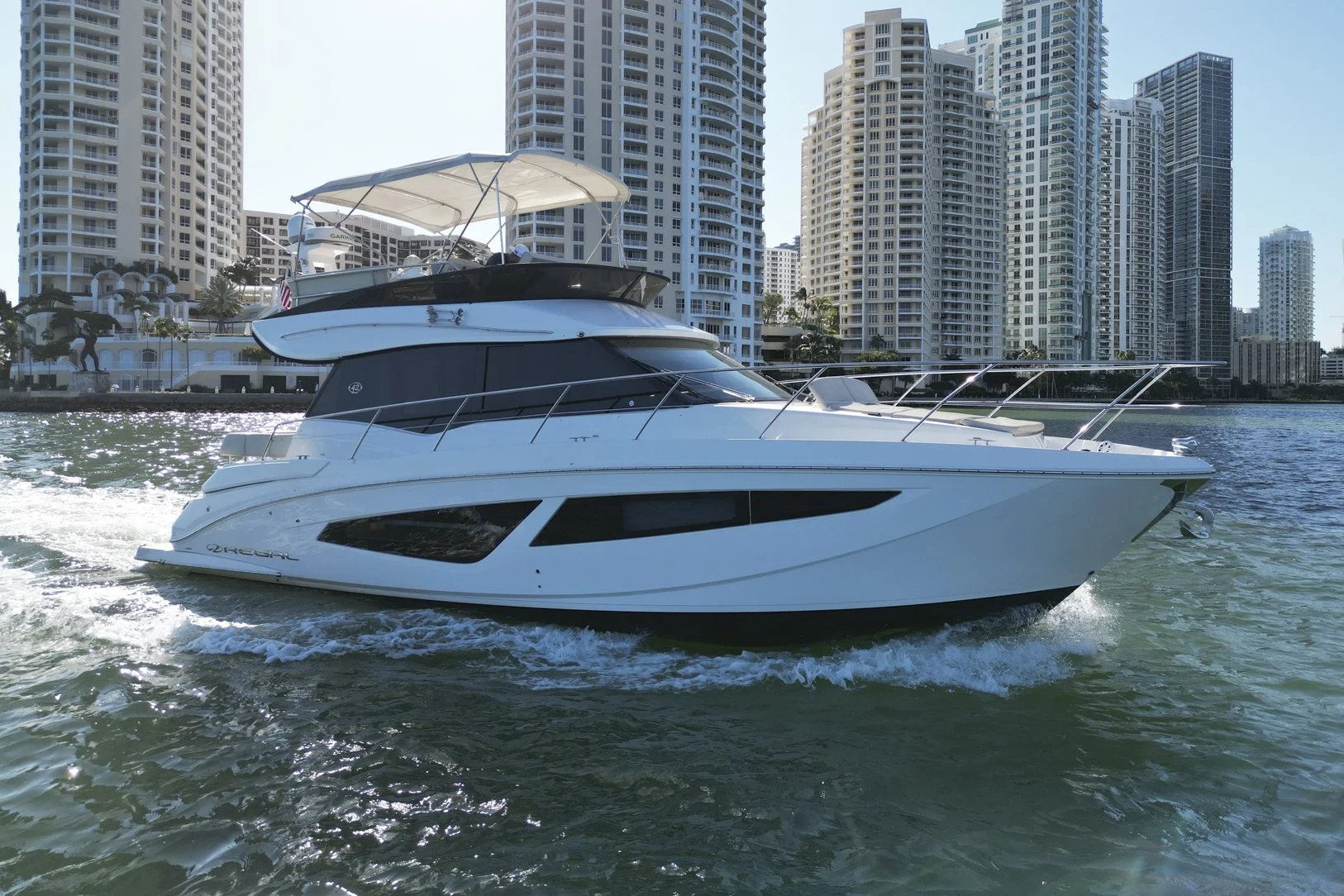 voyager-miami-yacht-for-charter-regal-45-aquarius-01.jpg