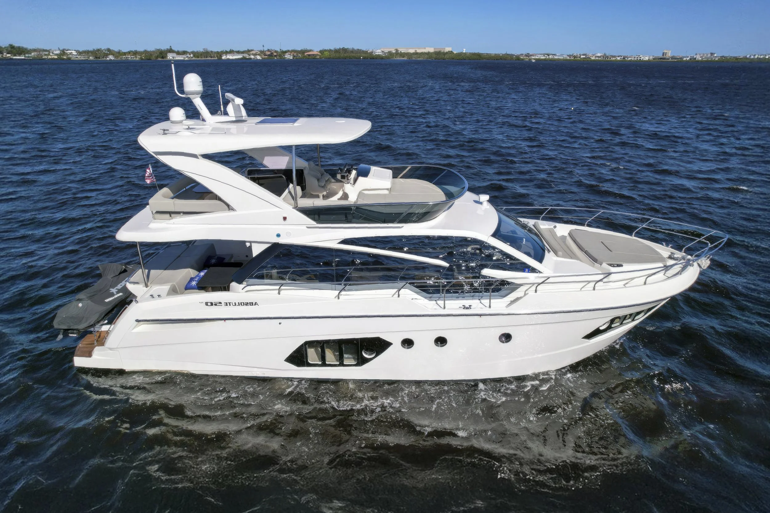voyager-miami-yacht-for-purchase-2019–absolute-50-hauoli-01.jpg