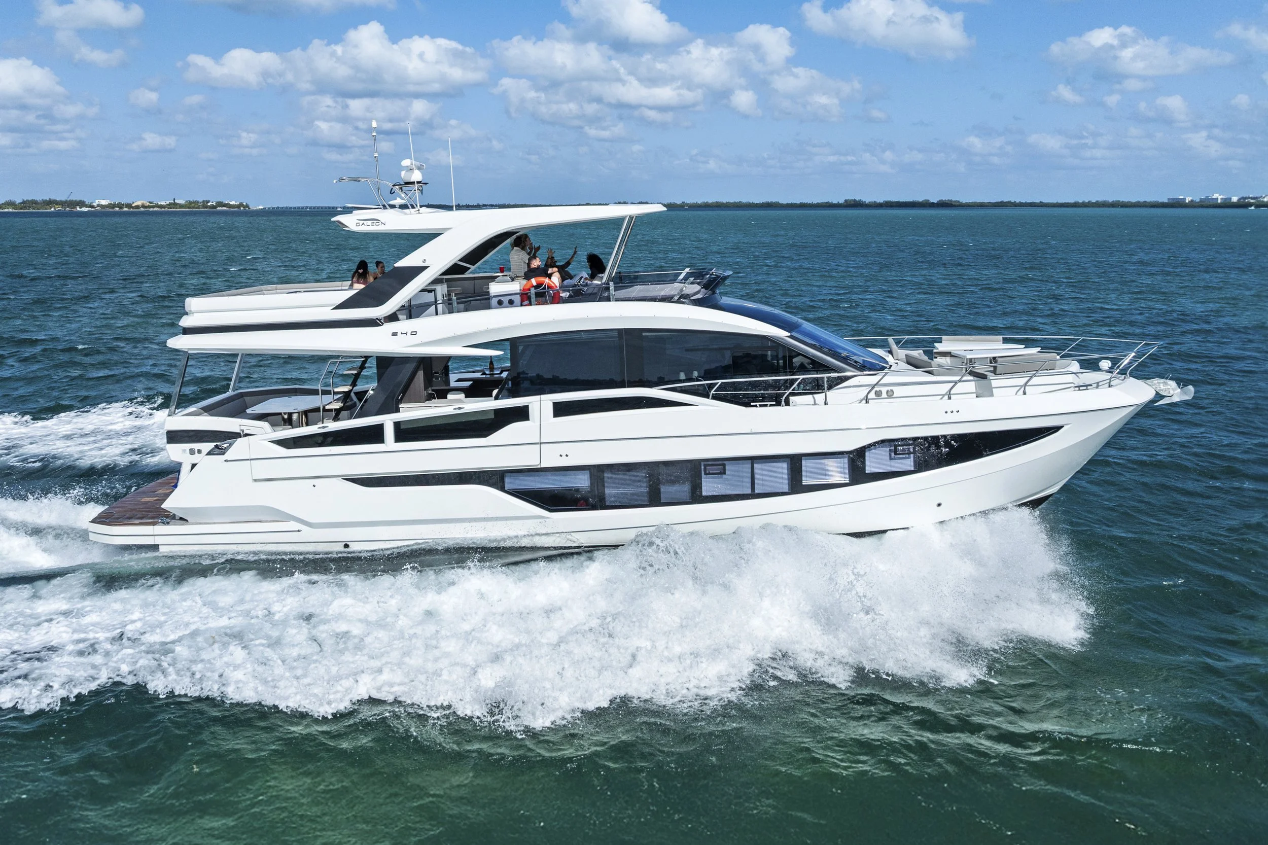 Galeon 64'