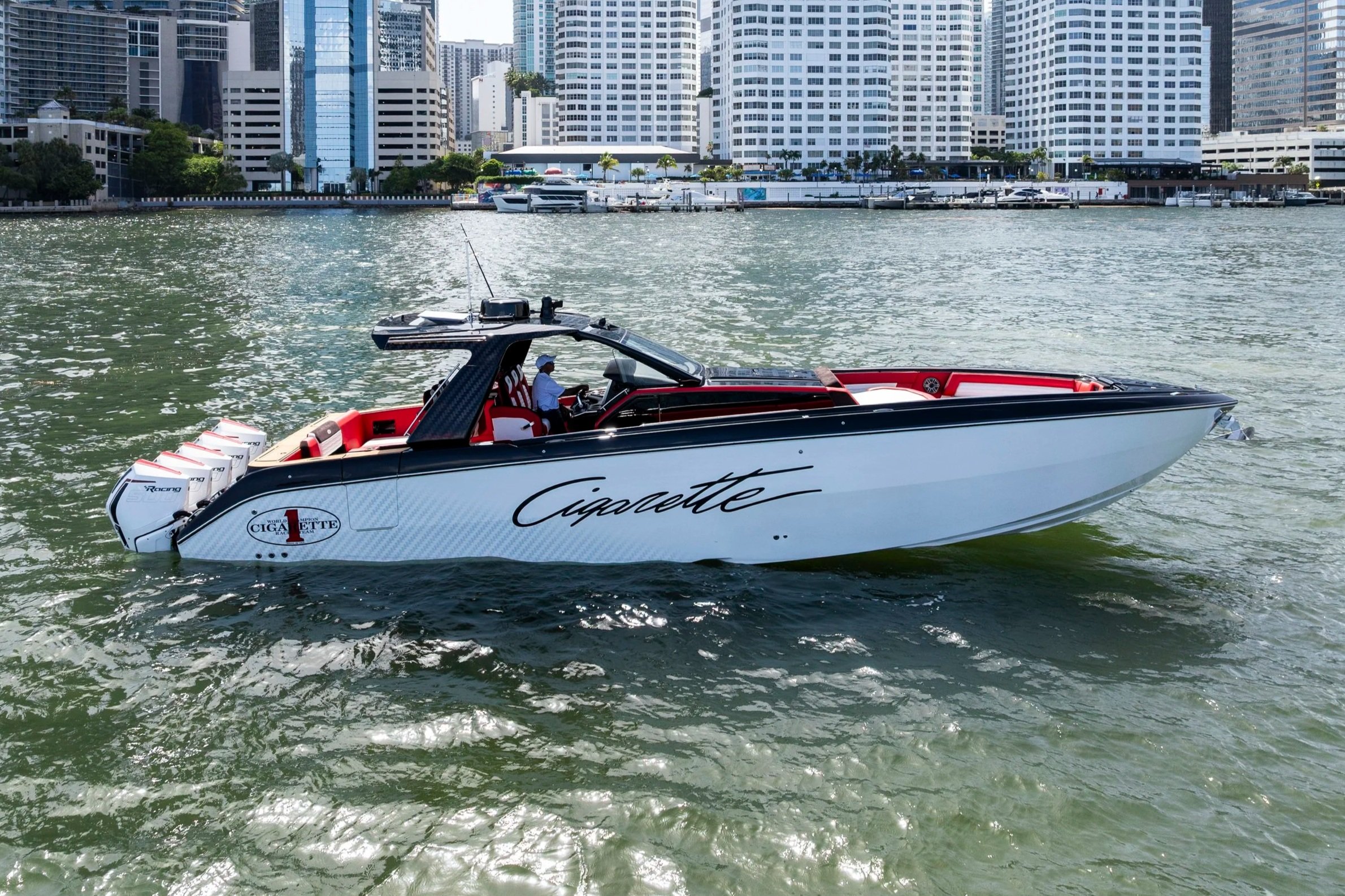 voyager-miami-yacht-for-charter-cigarette-42-rosa-01.jpg