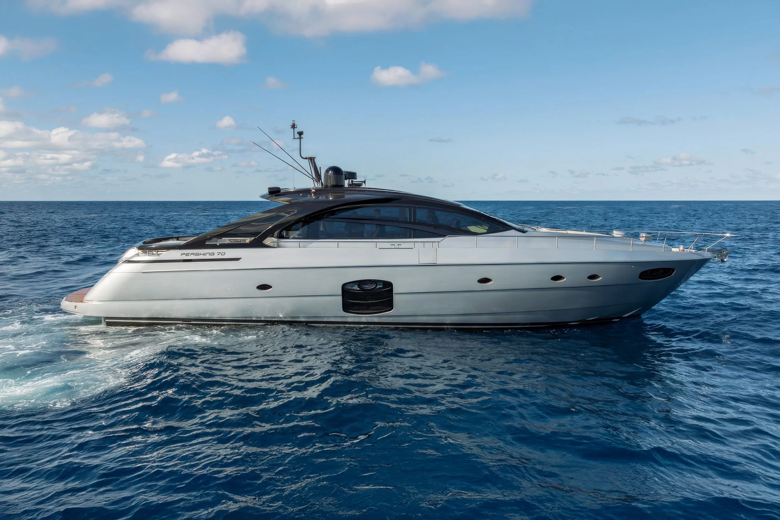 Pershing 7X Yacht