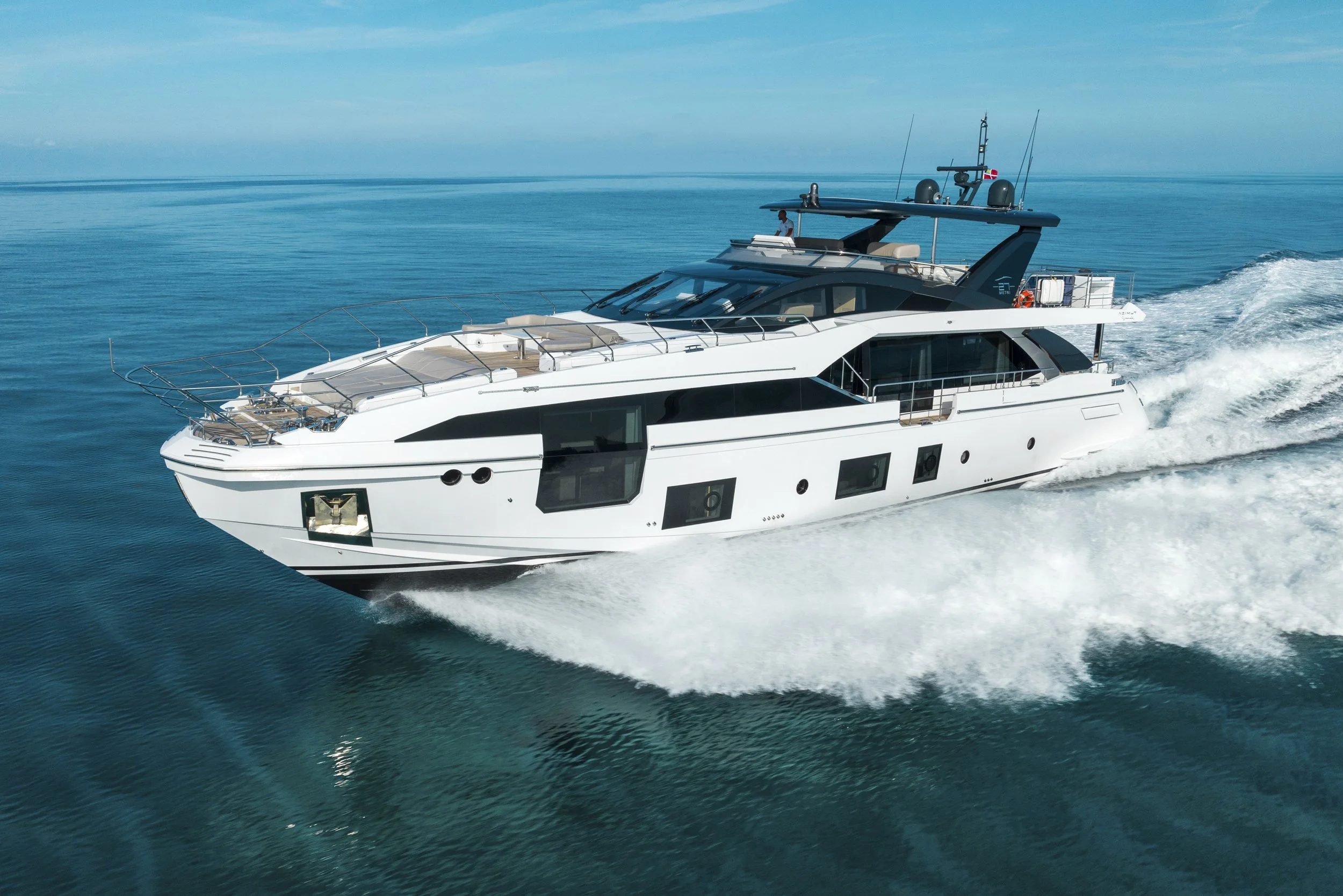 Voyager Miami — Azimut 88' Luxury Yacht For Charter In Miami, FL