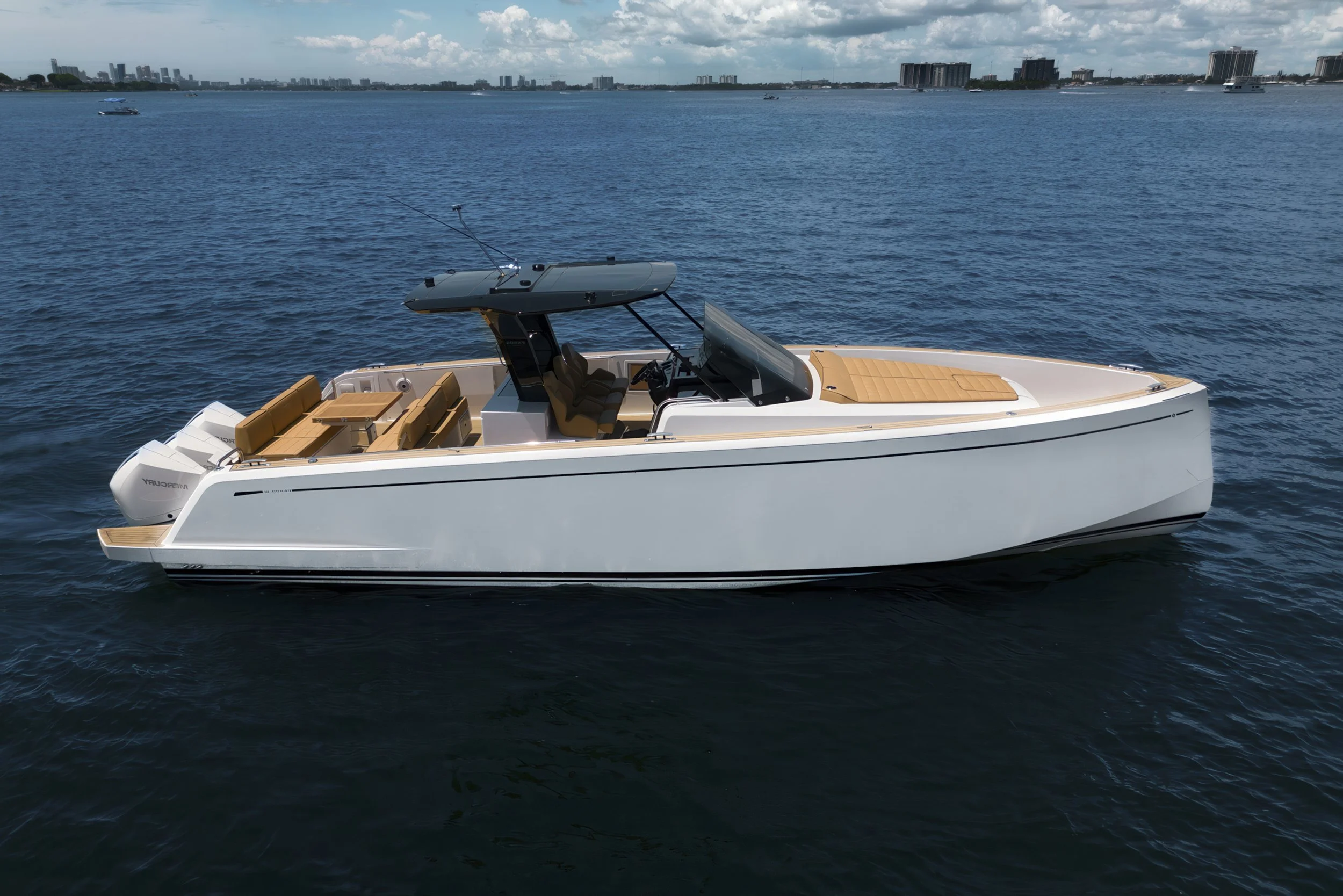 voyager-miami-yacht-for-charter-pardo-38-dolly-pardon-01.jpg
