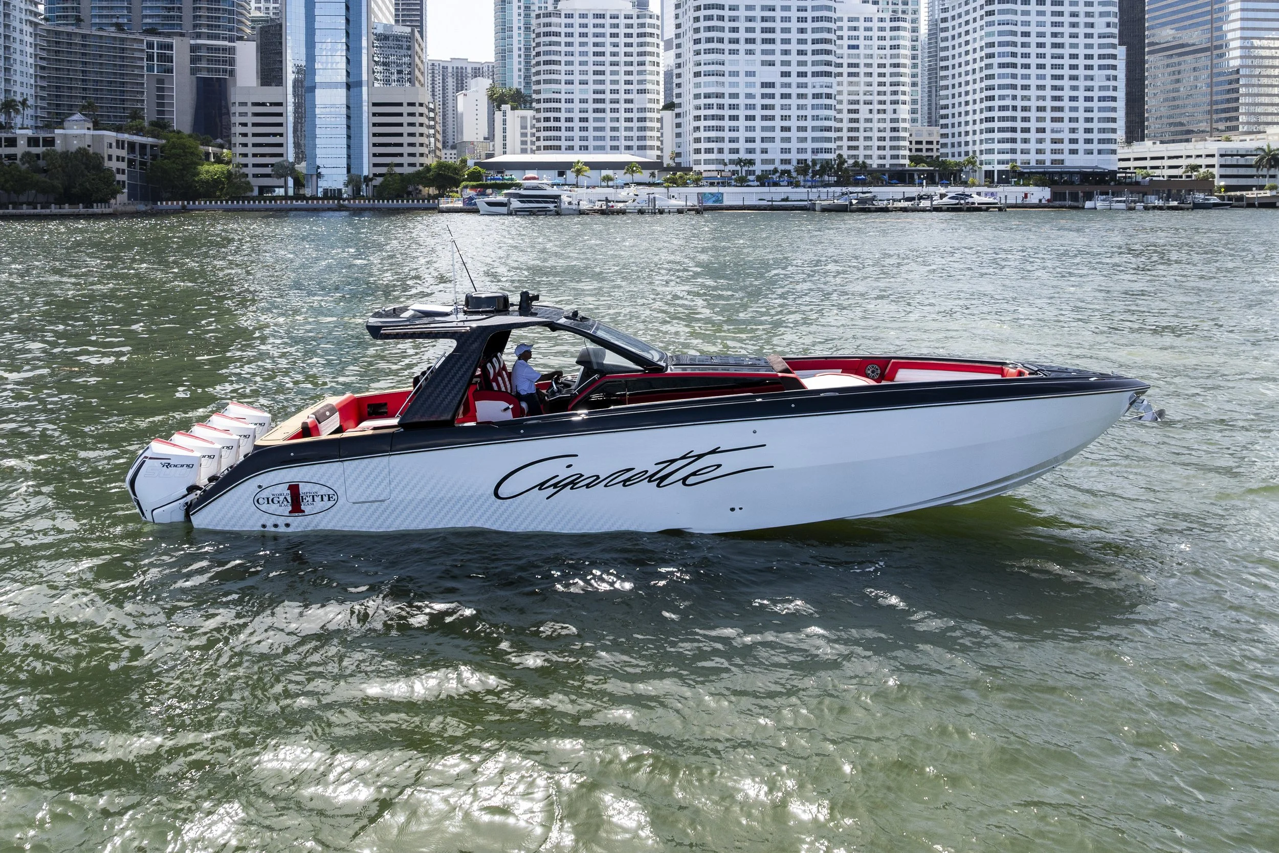 voyager-miami-yacht-for-charter-cigarette-42-rosa-01.jpg