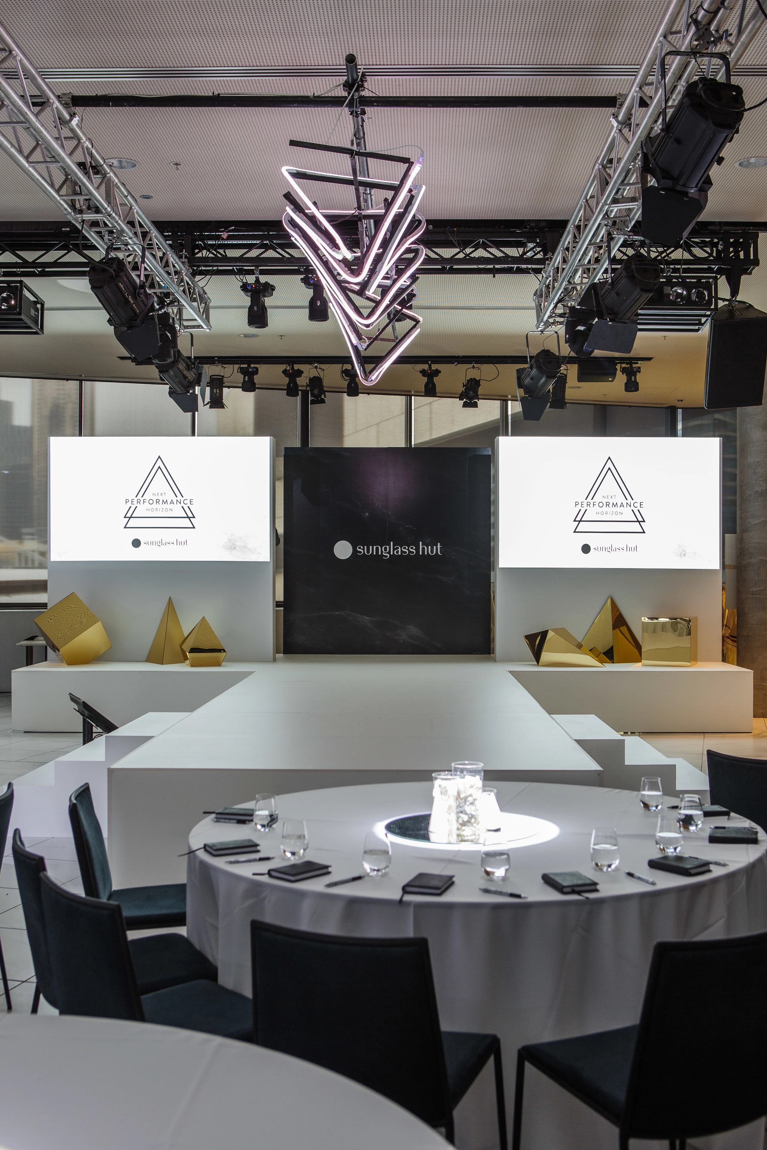 Sunglass Hut 2016 conference design