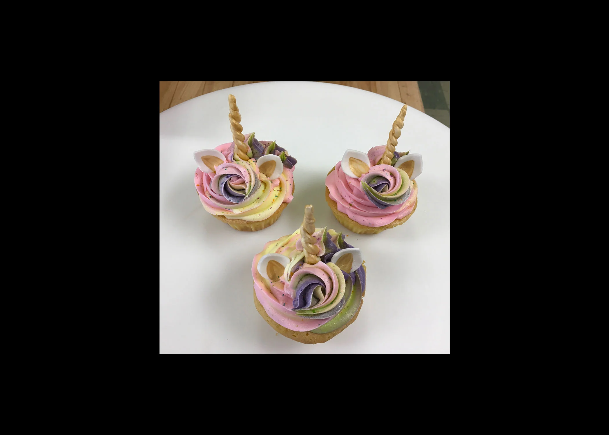 unicorn cupcakes.jpg