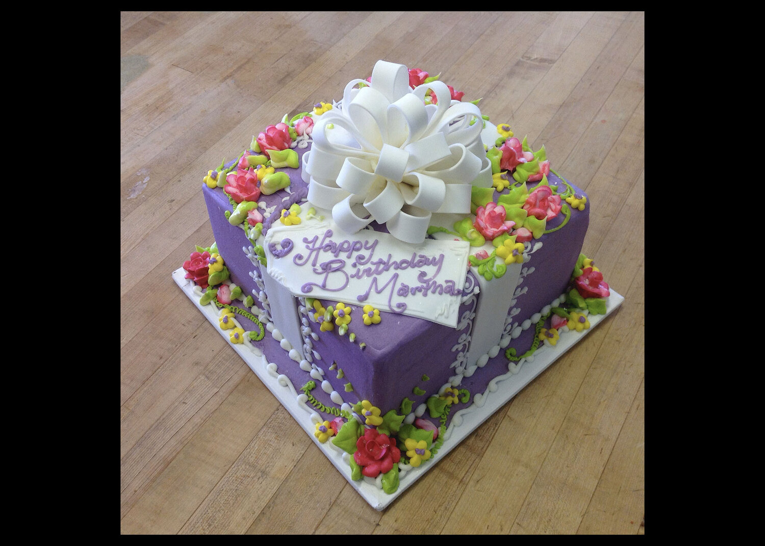 Louis Vuitton Cake  17 birthday cake, Beautiful birthday cakes, Custom  birthday cakes