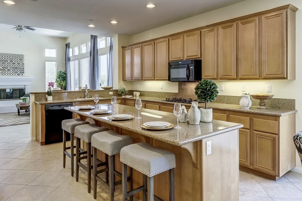 2024 Mesa View Ln additional - web resolution - 14.jpg