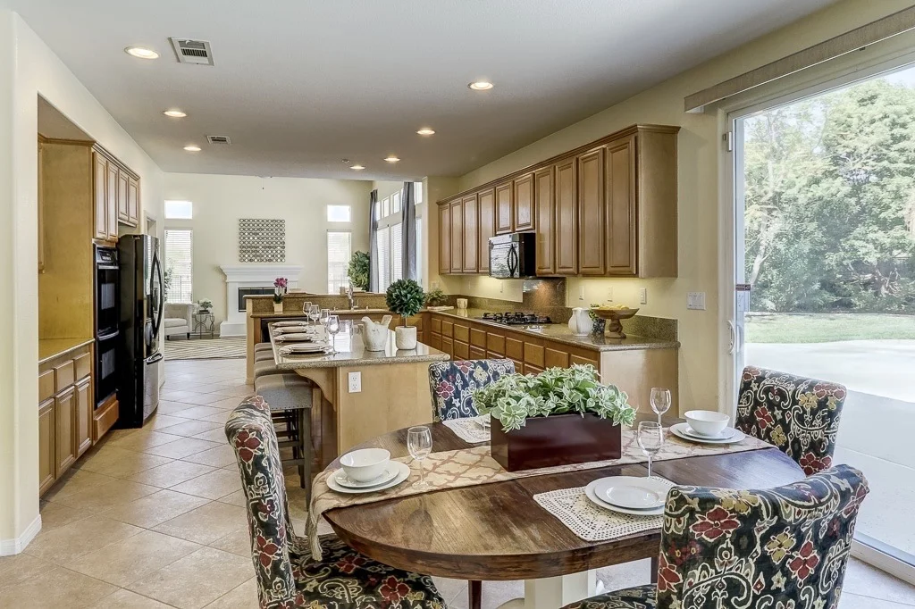 2024 Mesa View Ln additional - web resolution - 17.jpg