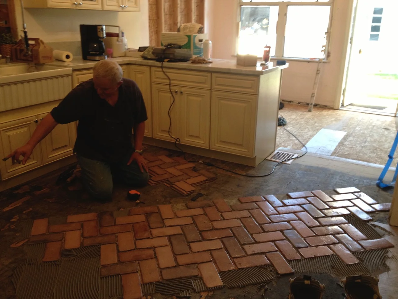 When in doubt go HERRINGBONE!! Its a traditional classic look that will never go out of style (kinda like those subway tiles we all LOVE.) 