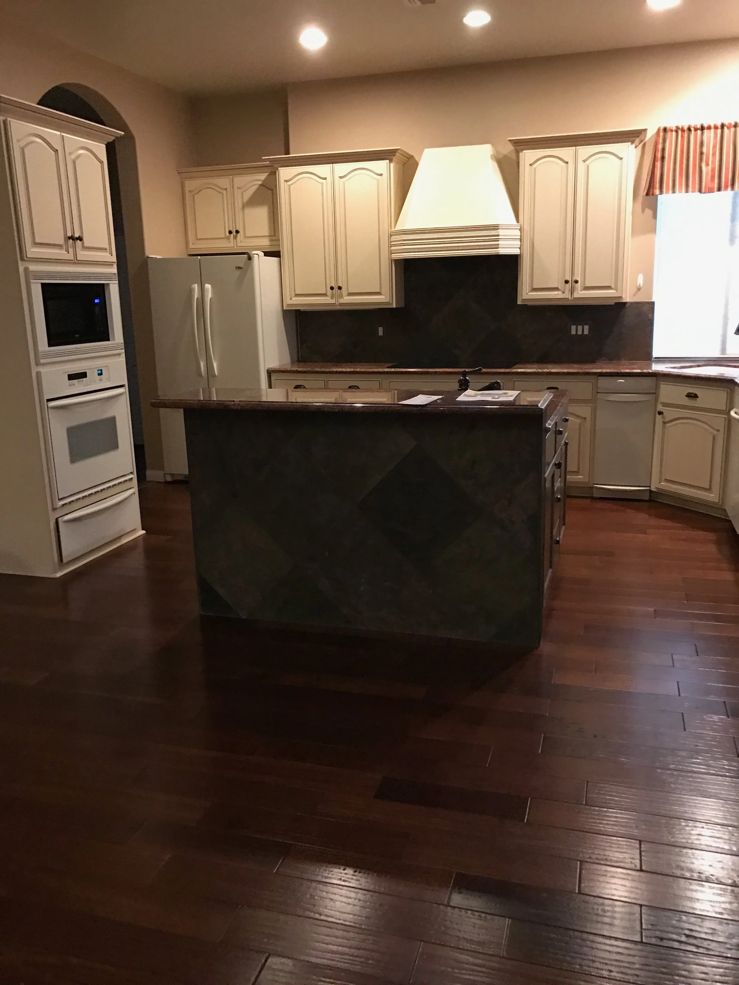 Kitchen - Before