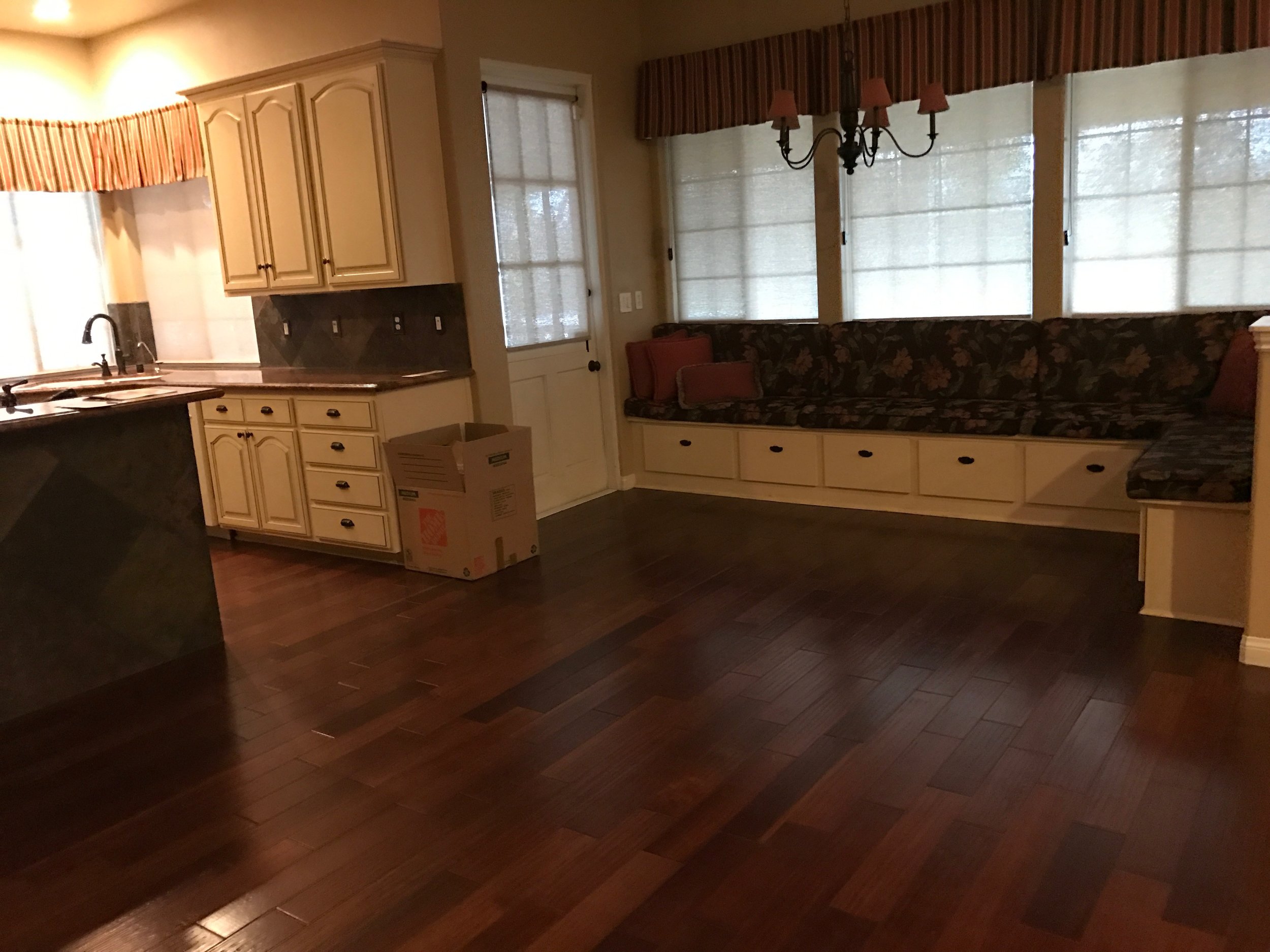 Kitchen Nook - Before