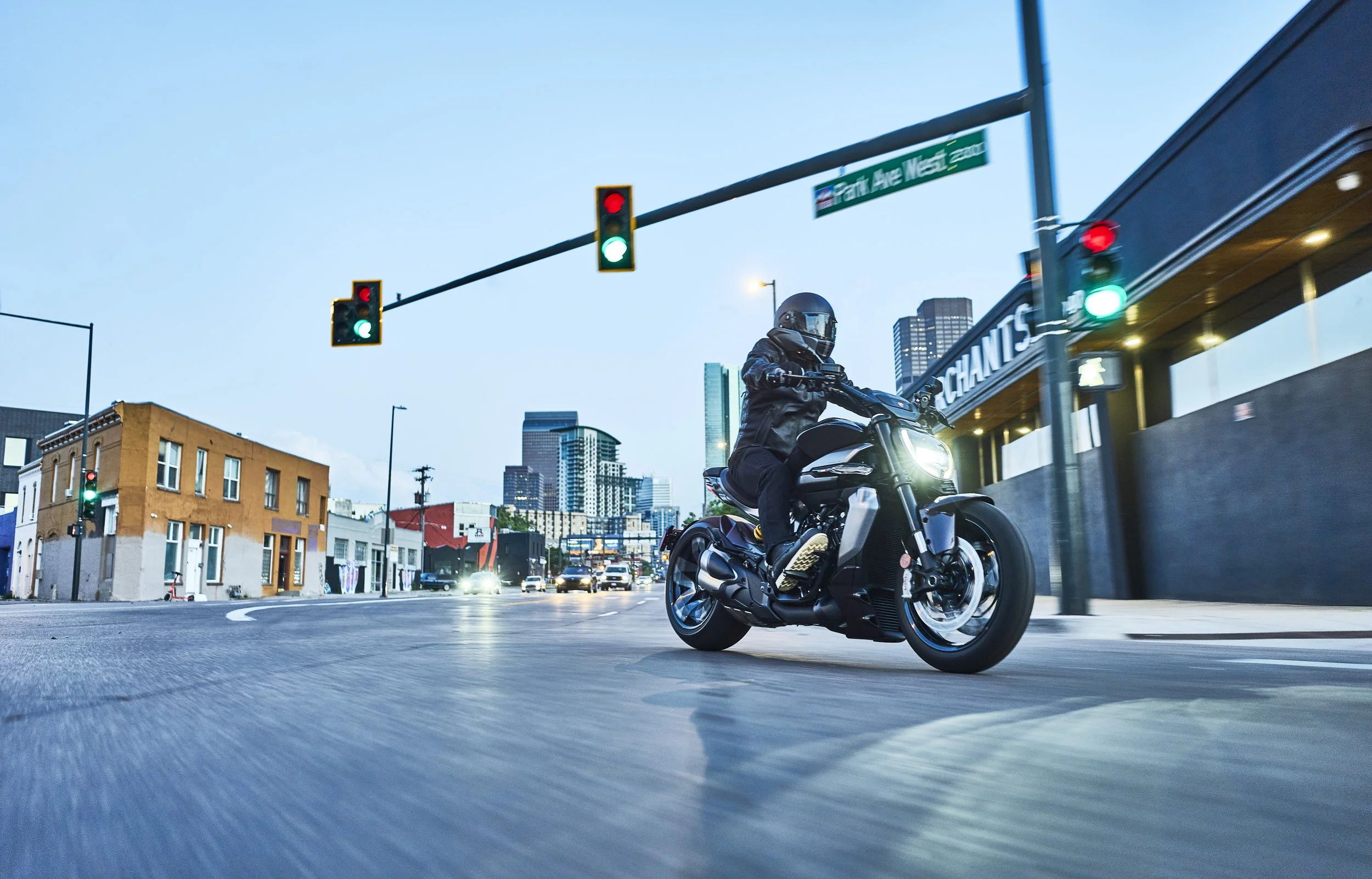 25012 Ducati Diavel 1217.jpg