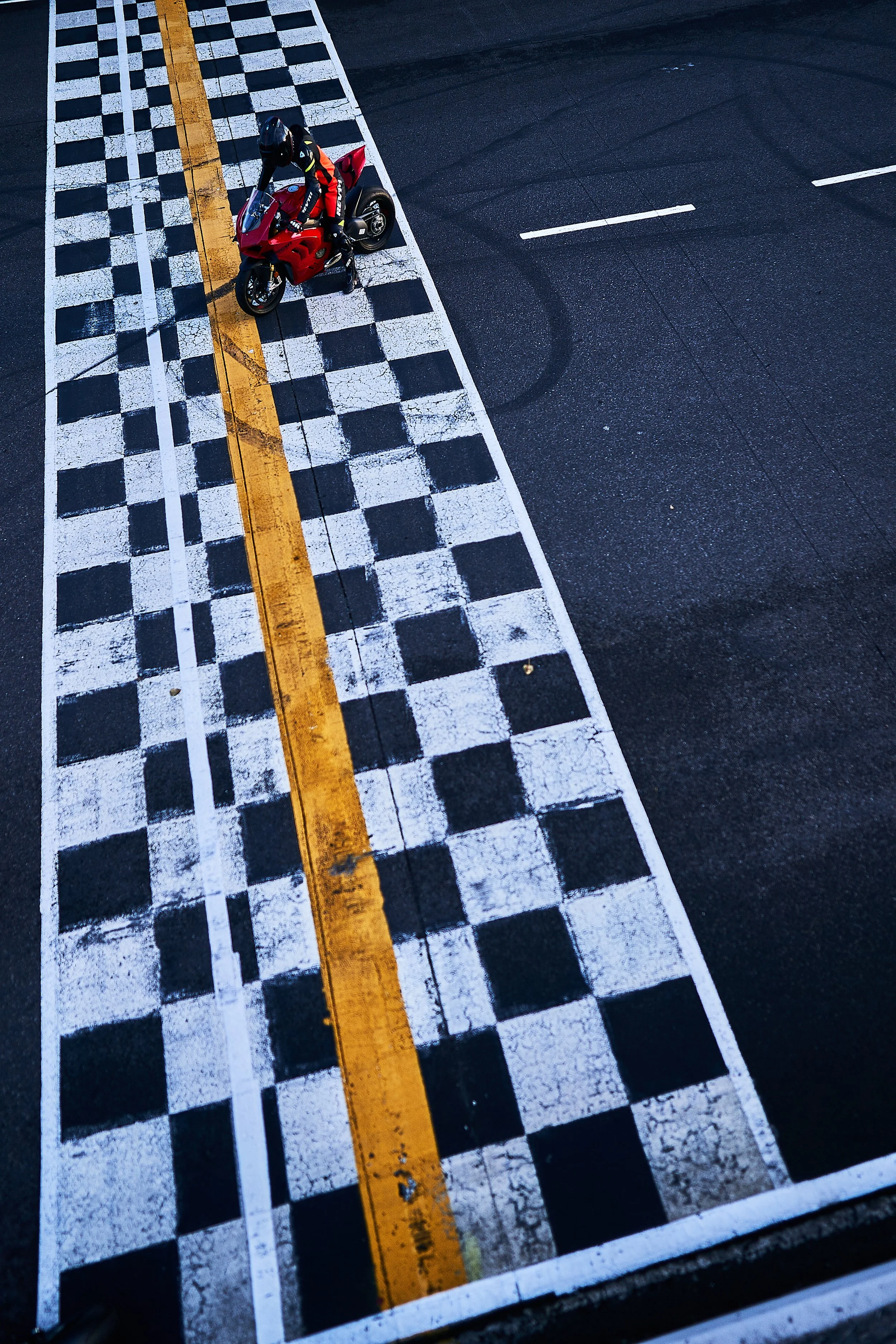 22022 REV'IT! SS23 R 27085.jpg