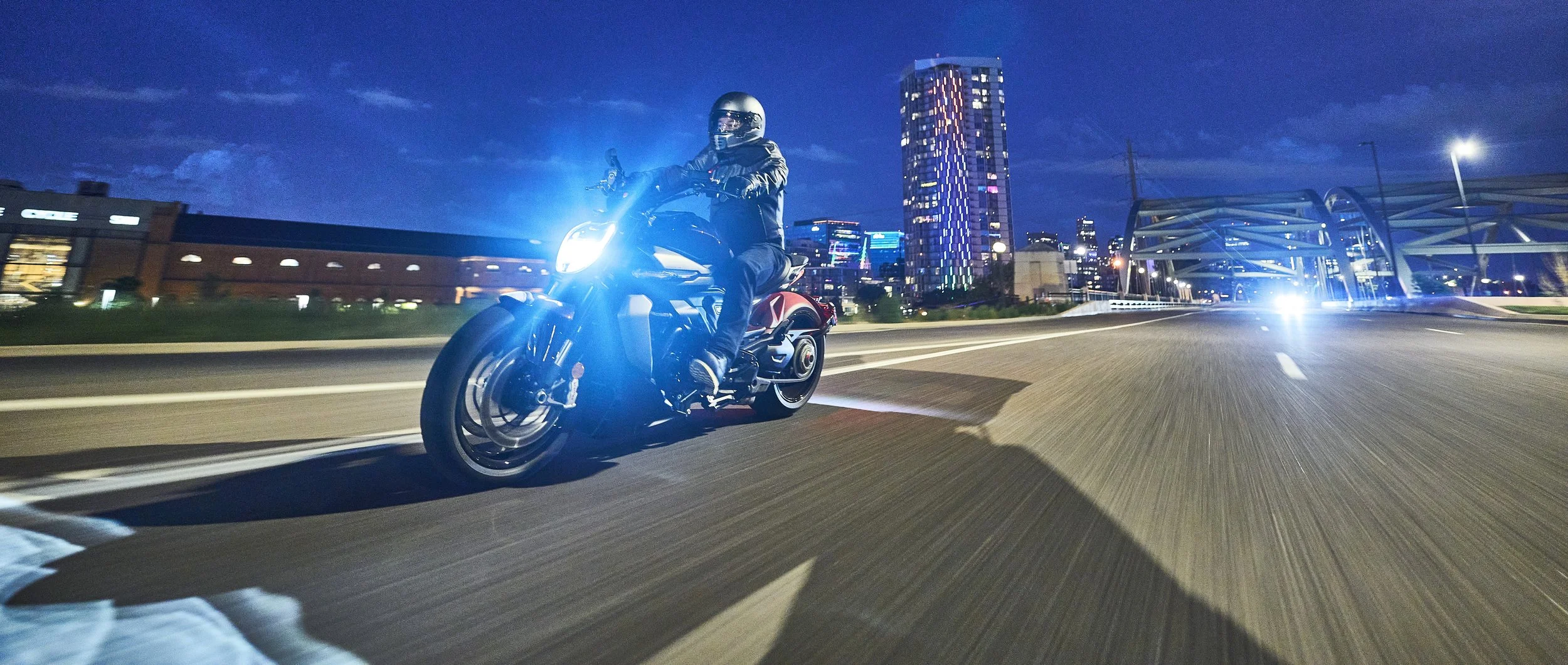 25012 Ducati Diavel 1618.jpg