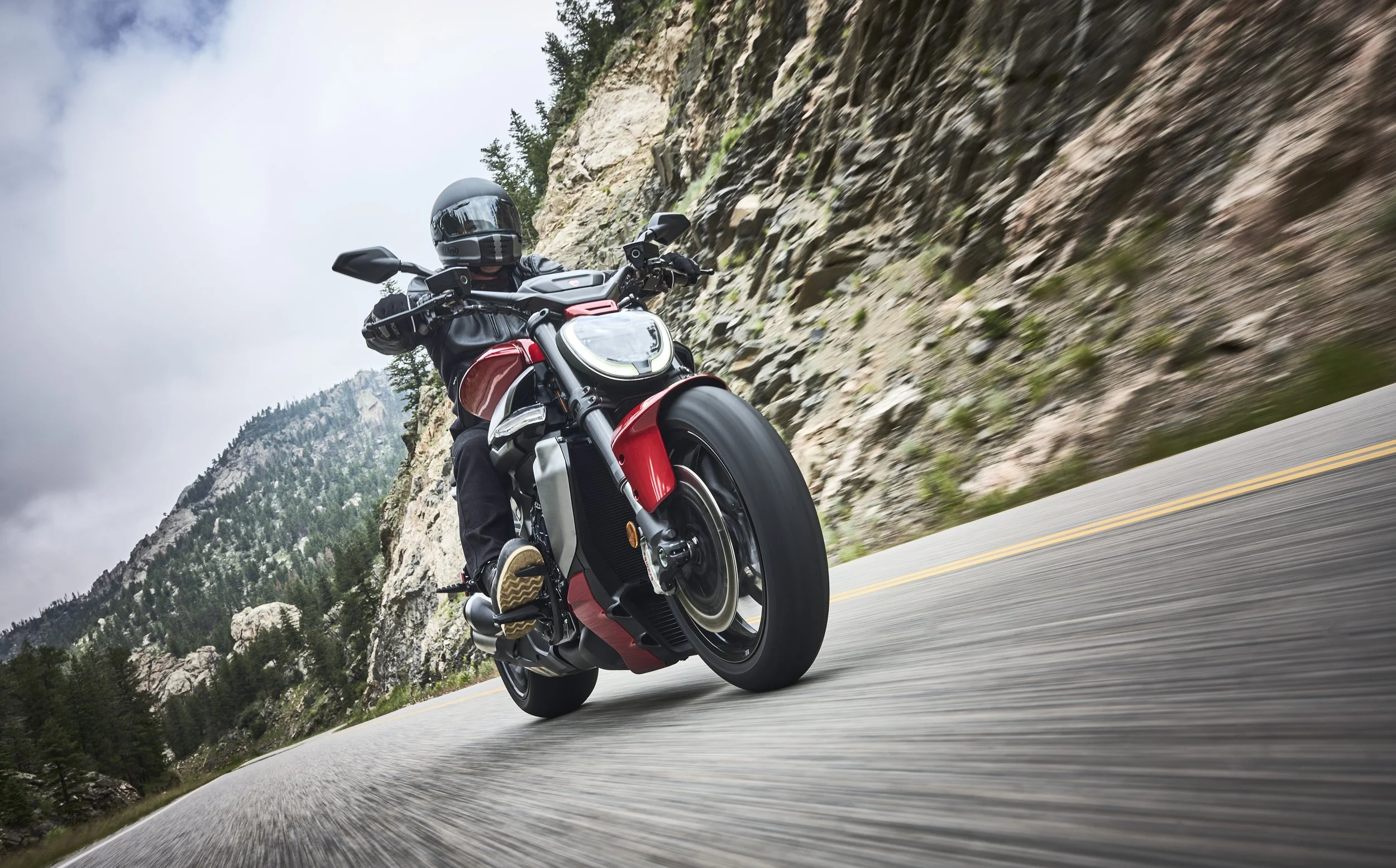 25012 Ducati Diavel 2458.jpg
