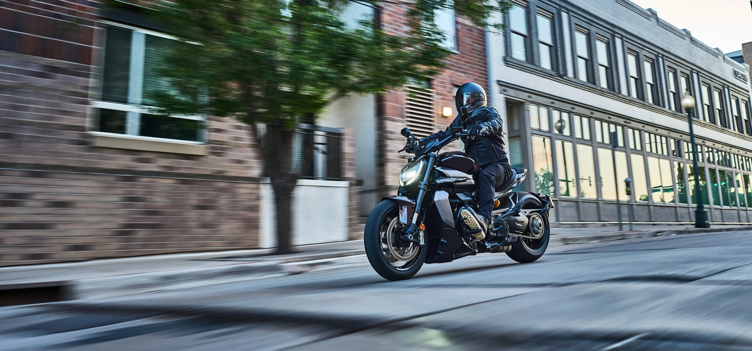 25012 Ducati Diavel 1043.jpg