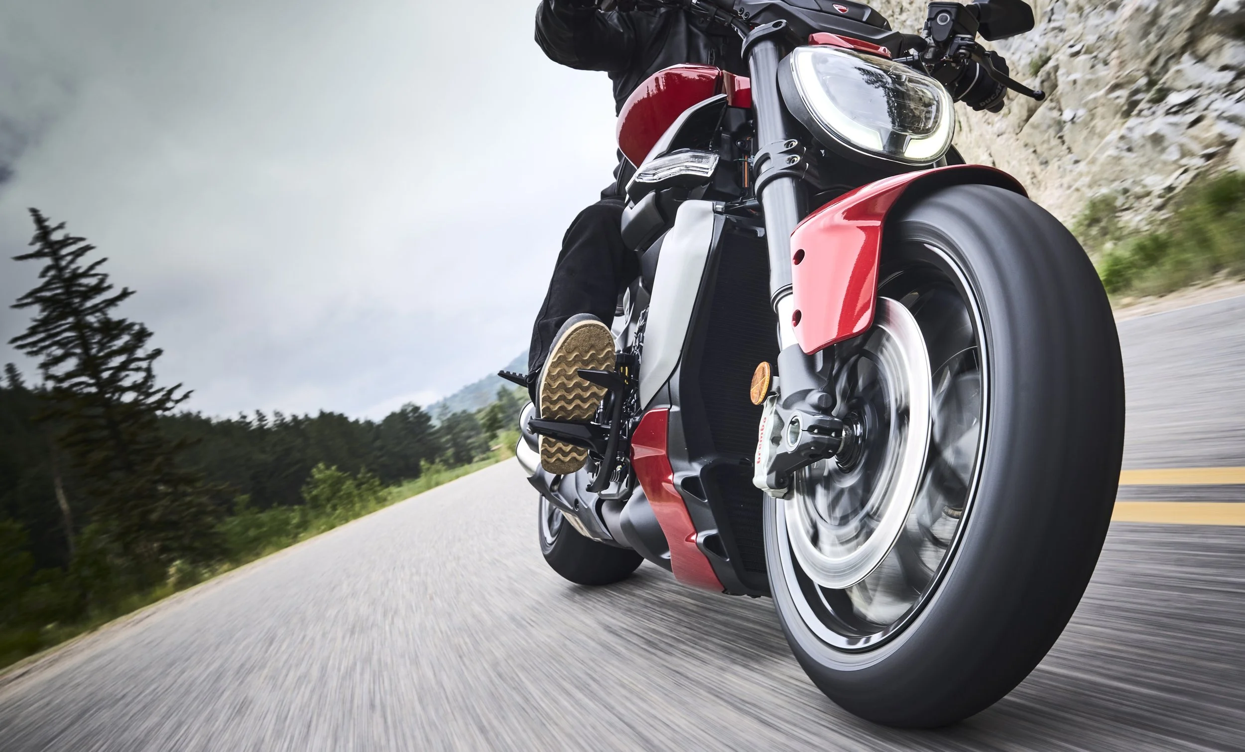 25012 Ducati Diavel 2391.jpg