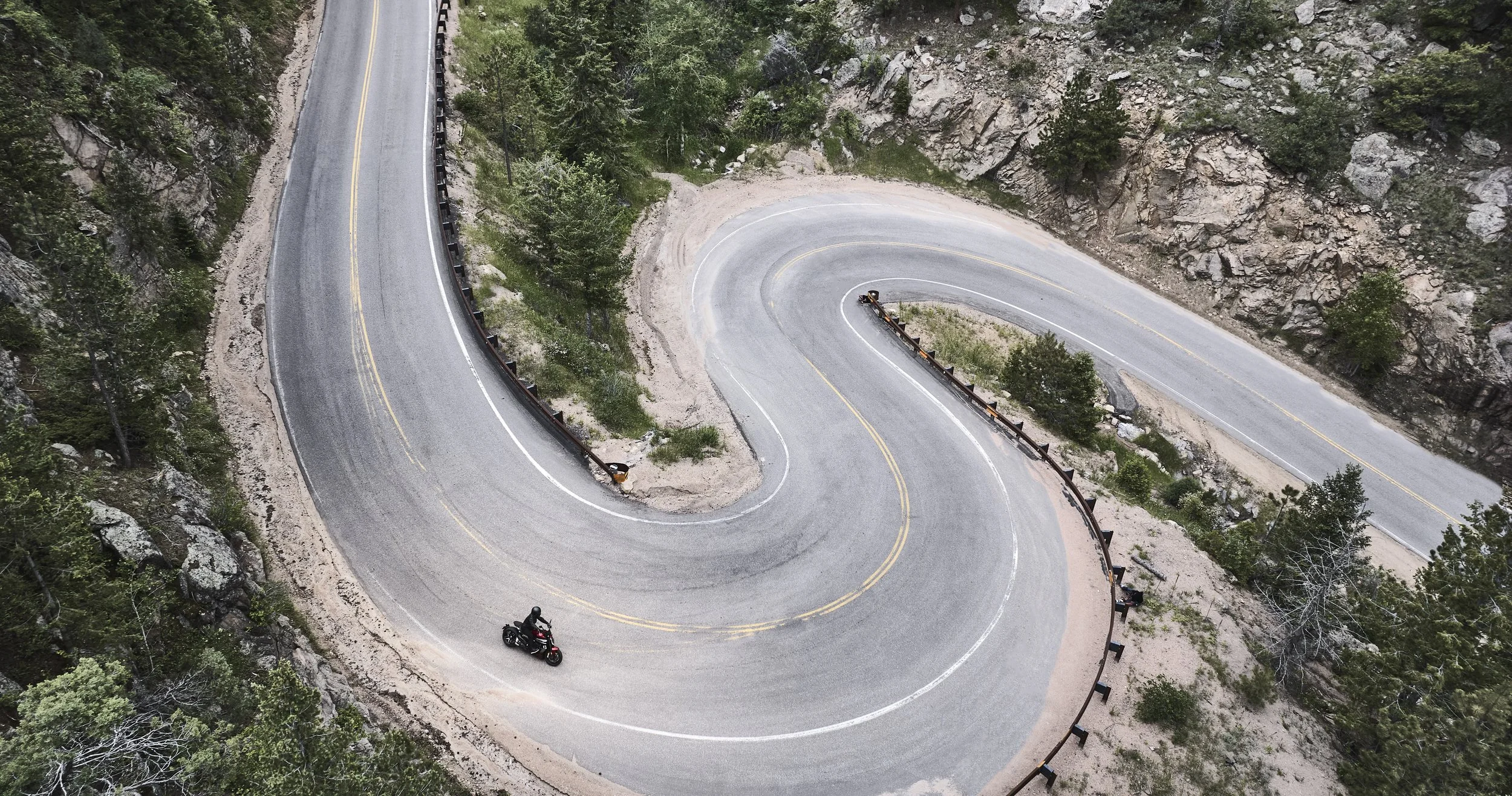 25012 Ducati Diavel 1849.jpg