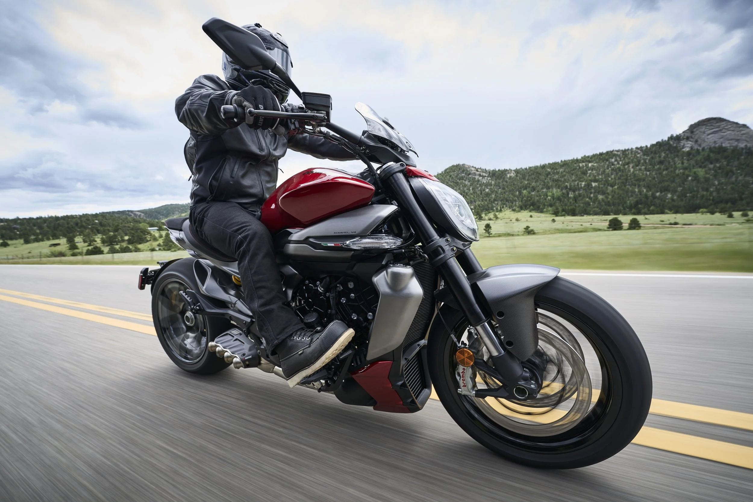 25012 Ducati Diavel 9187.jpg