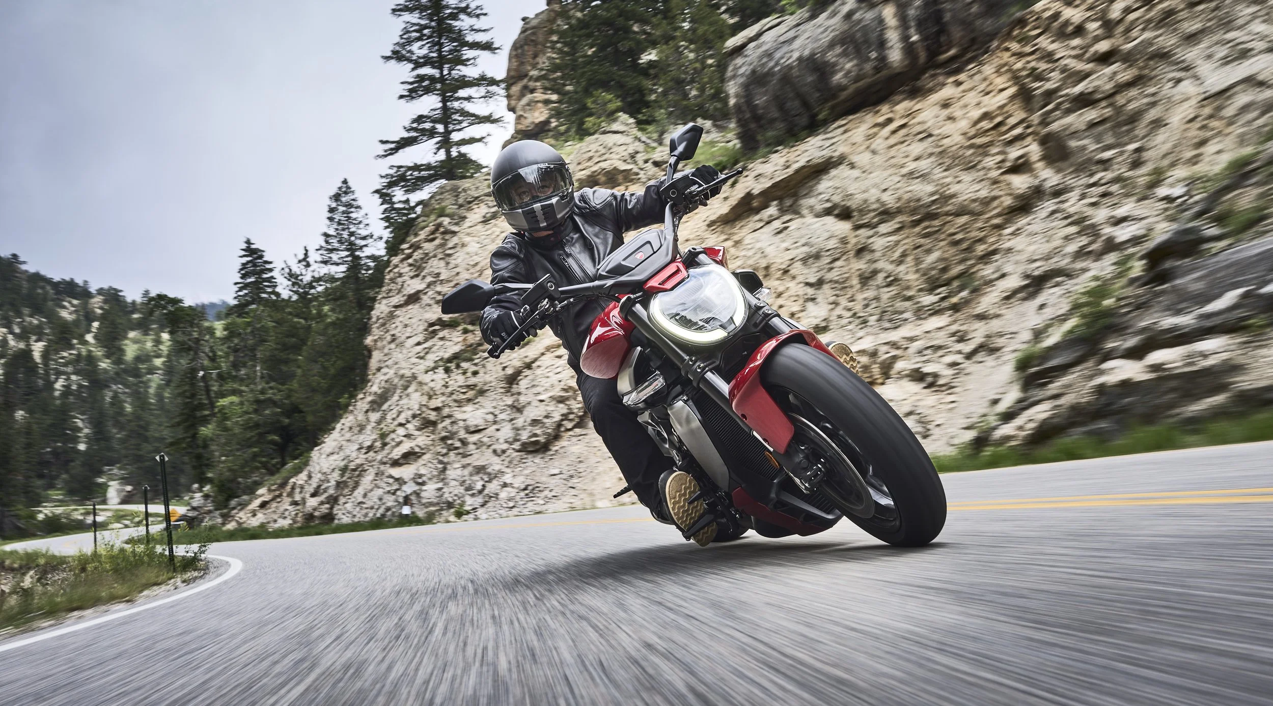 25012 Ducati Diavel 2438.jpg