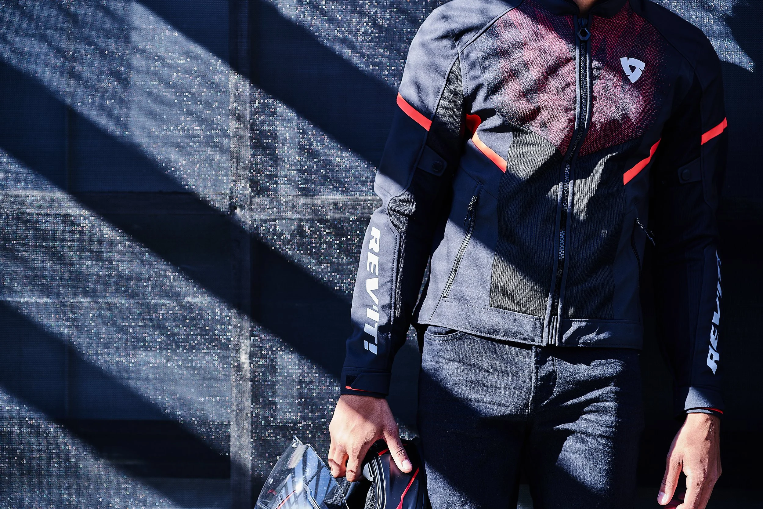 22022 REV'IT! SS23 R 28711.jpg