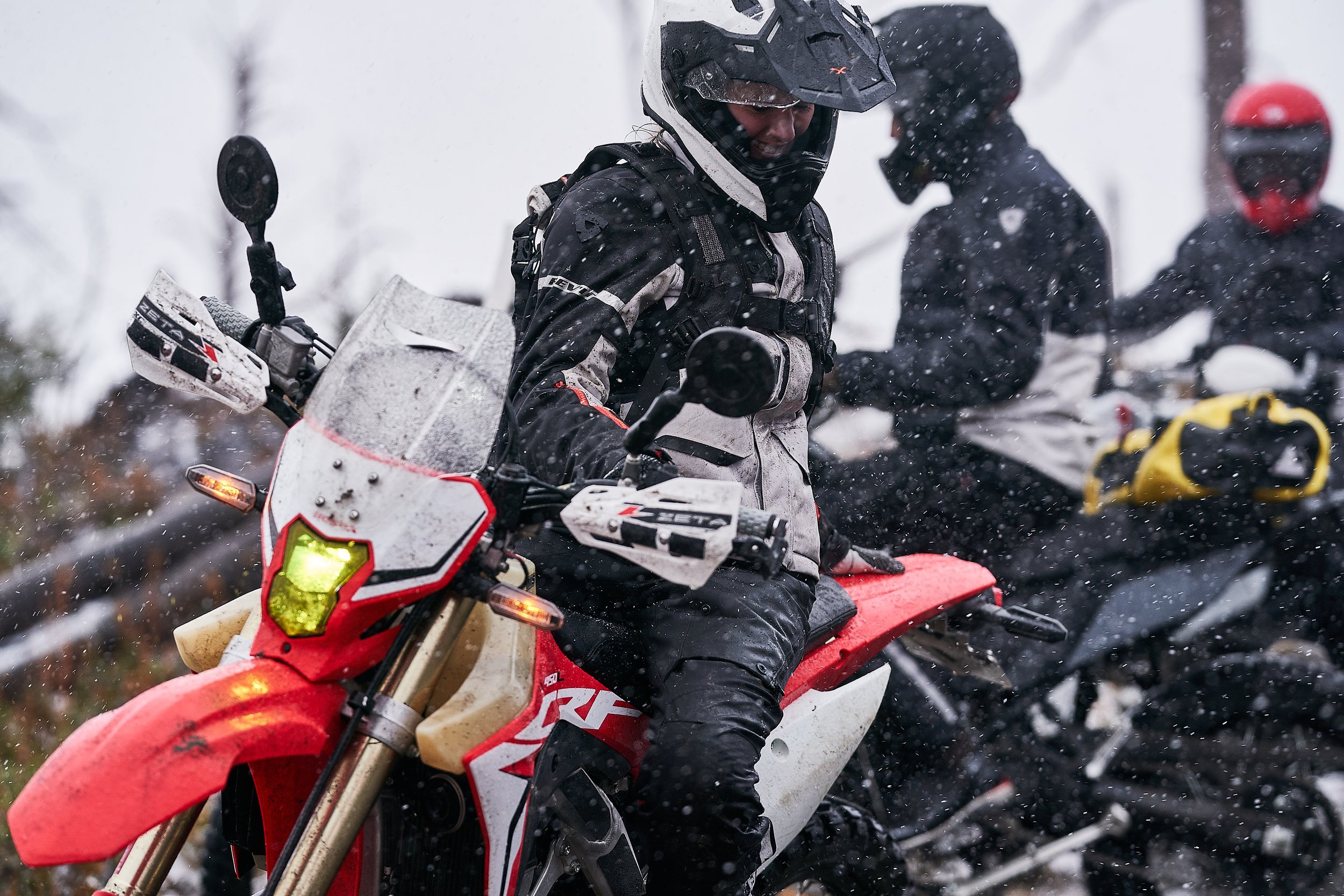 22022 REV'IT! SS23 R 9851.JPG