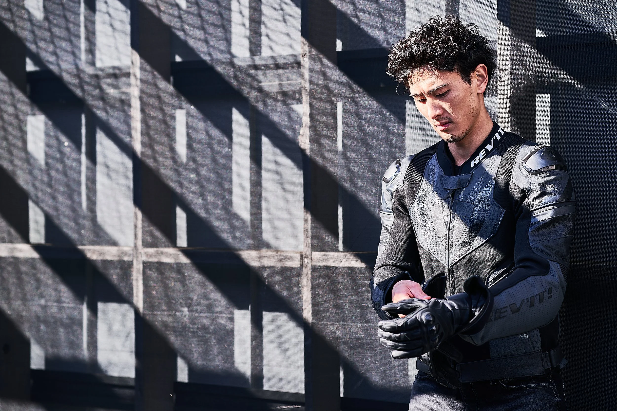 22022 REV'IT! SS23 R 28147.jpg