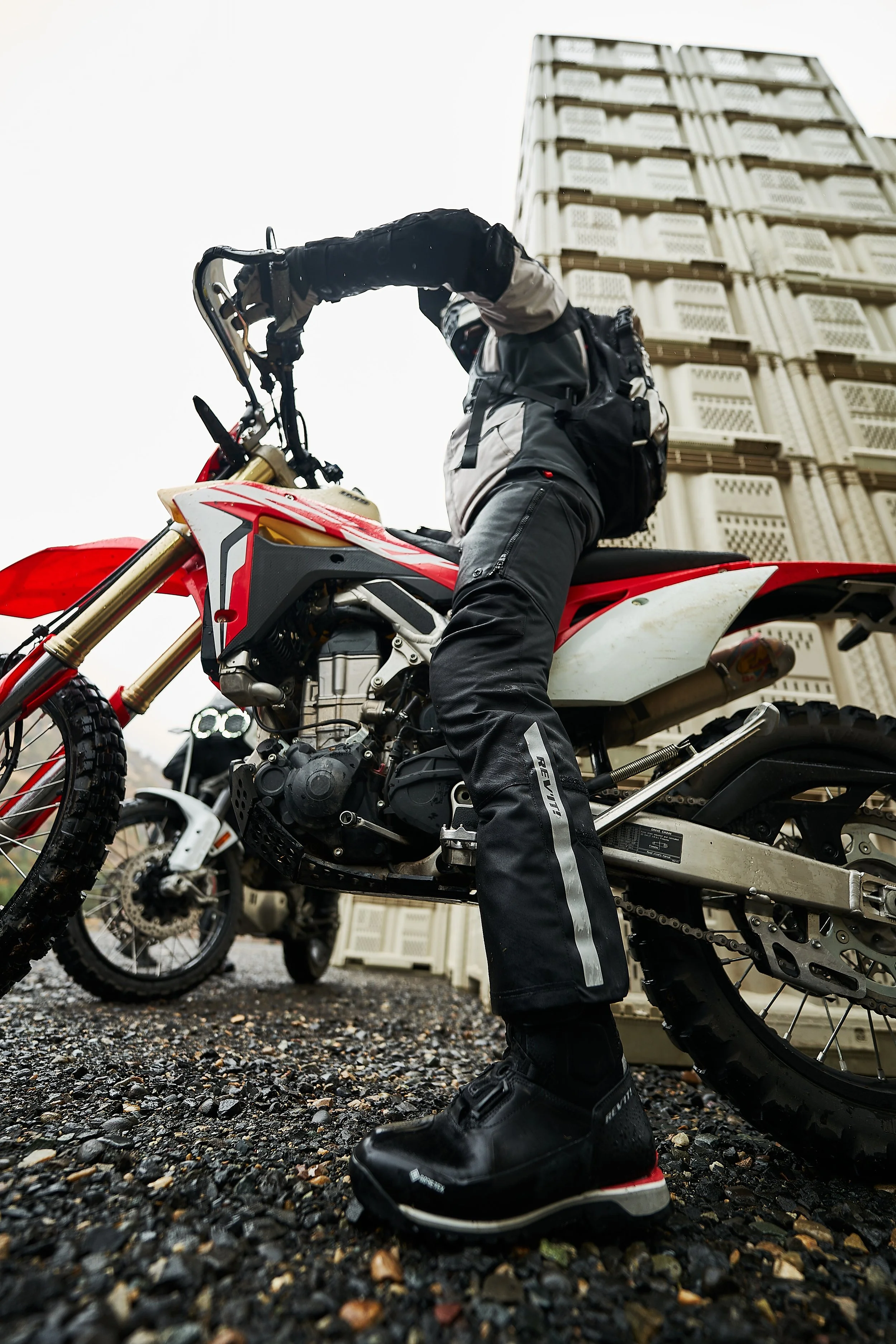 22022 REV'IT! SS23 R 8841.JPG