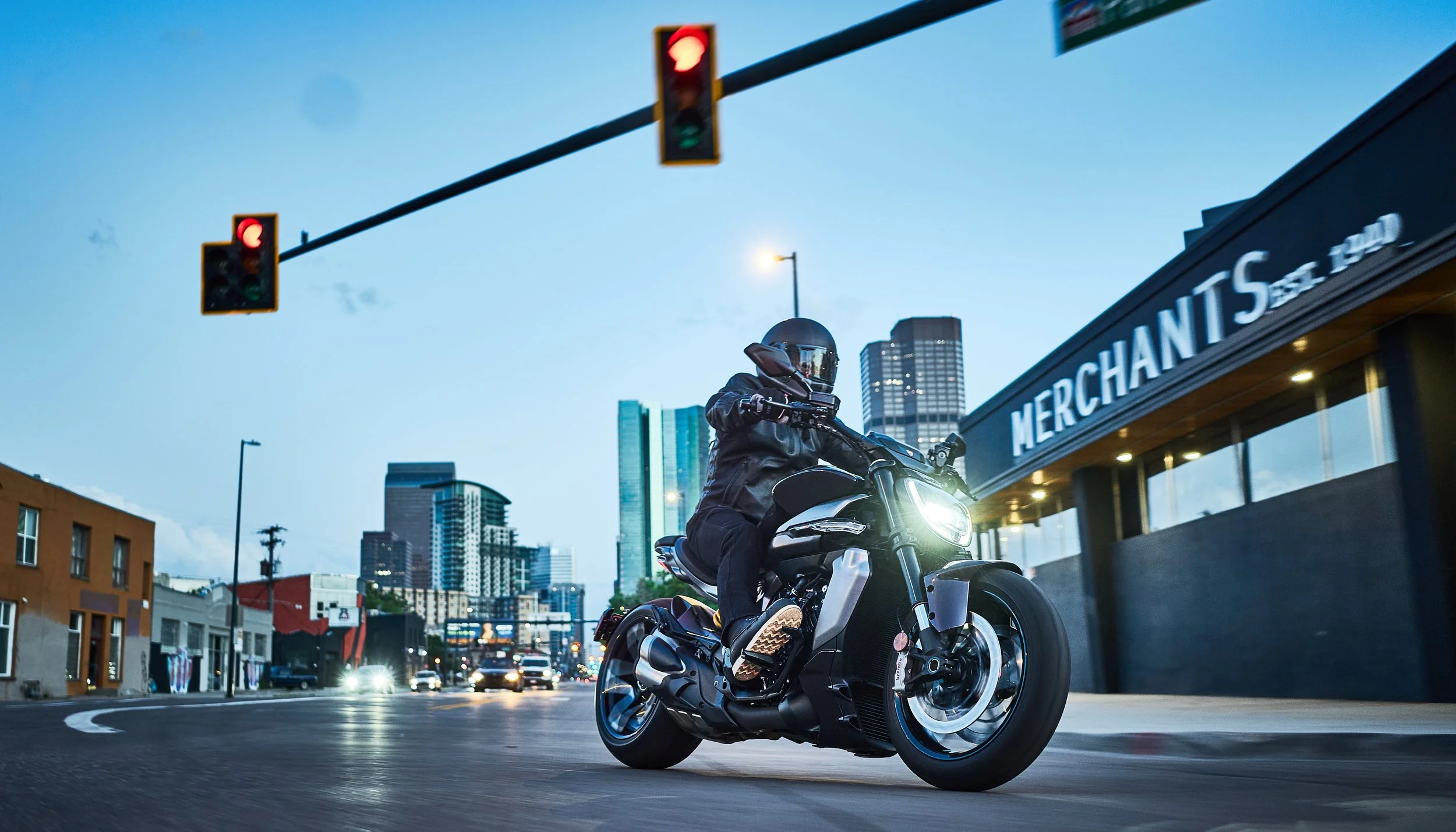 25012 Ducati Diavel 1215.jpg