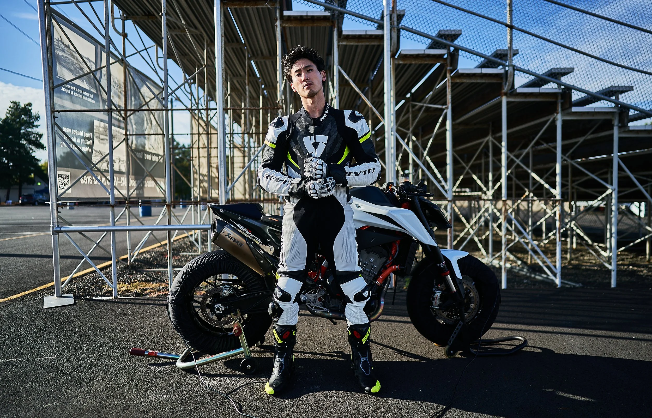 22022 REV'IT! SS23 R  35596.jpg